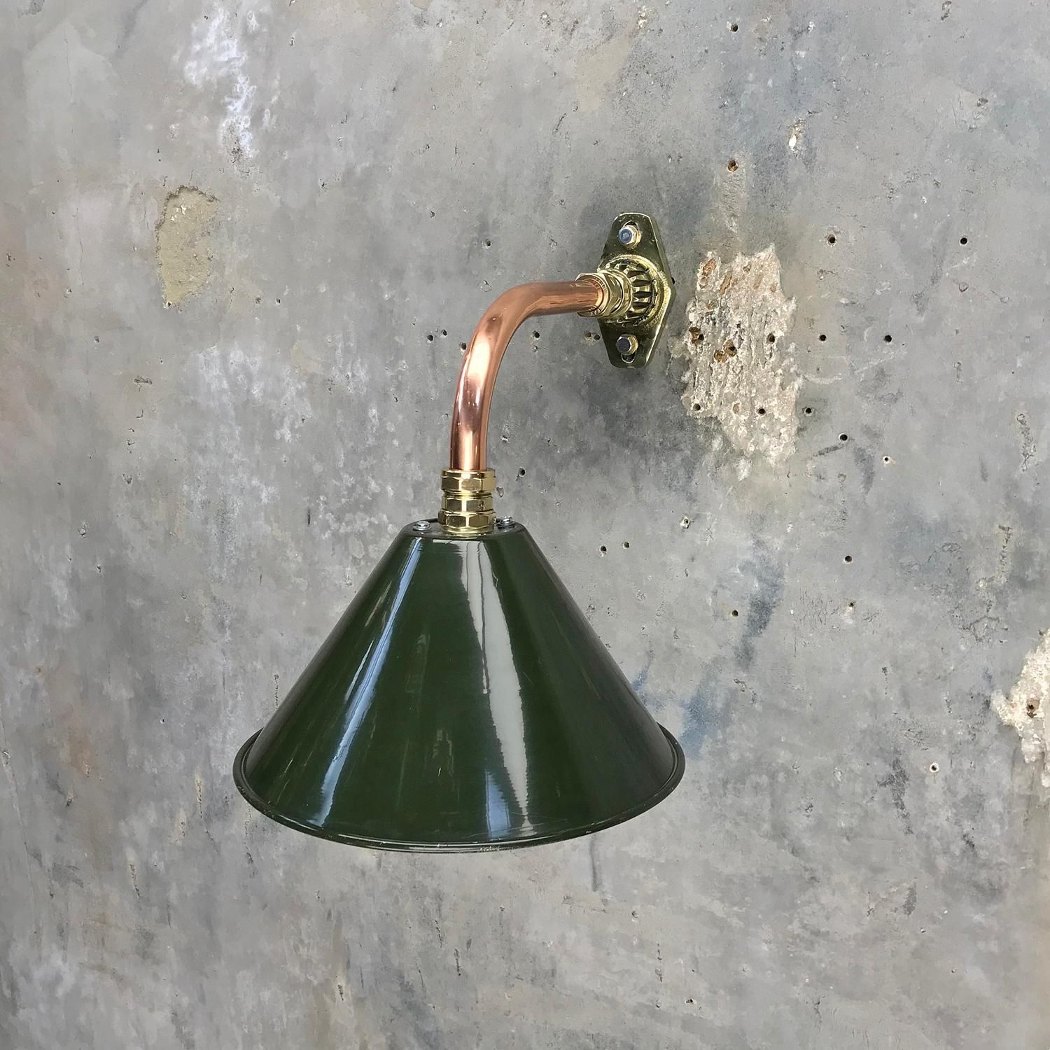 photo furniture 1980s Ex British Army Light Shade / Copper And Brass Cantilever, Original Green