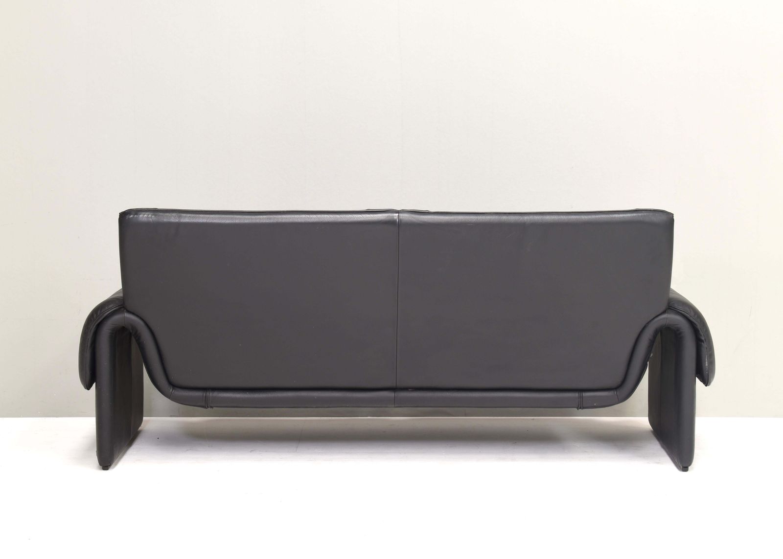 De Sede Ds 2011 Two Seat Sofa In Black Leather, Switzerland   Circa 1980 90 photo buy