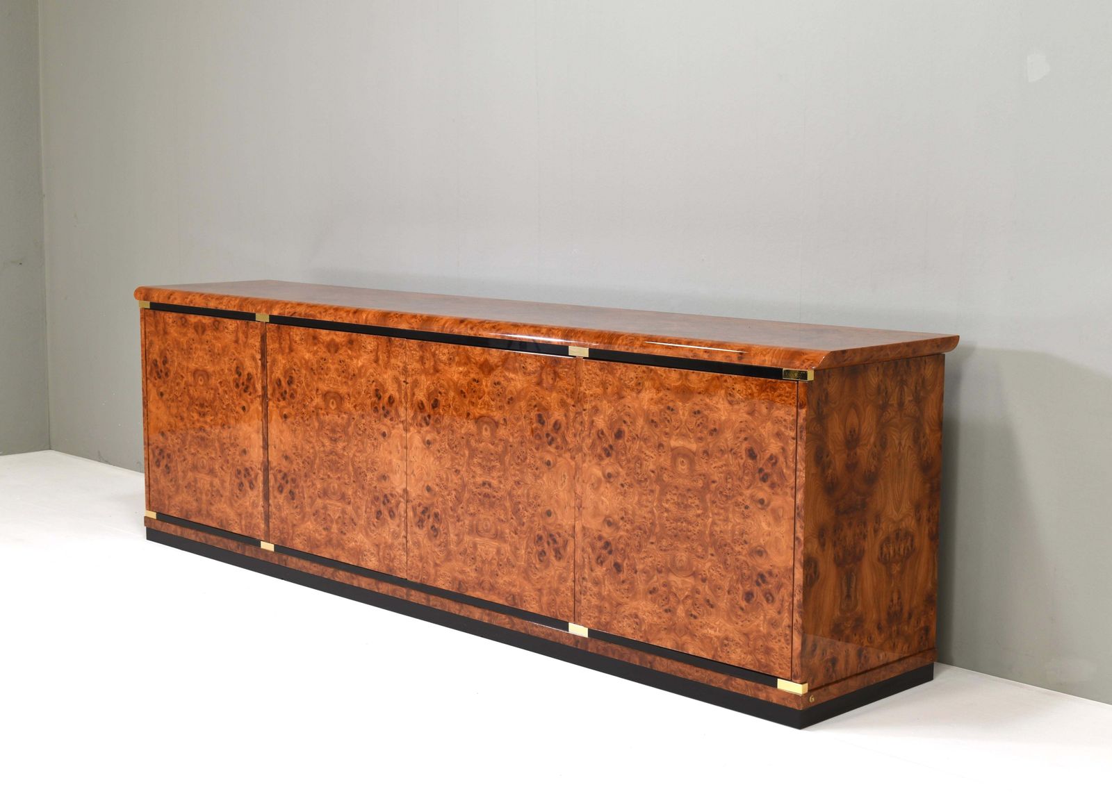 Italian Sideboard In Burlwood And Brass Details By Glam Furniture Italy, 1970's photo Furniture