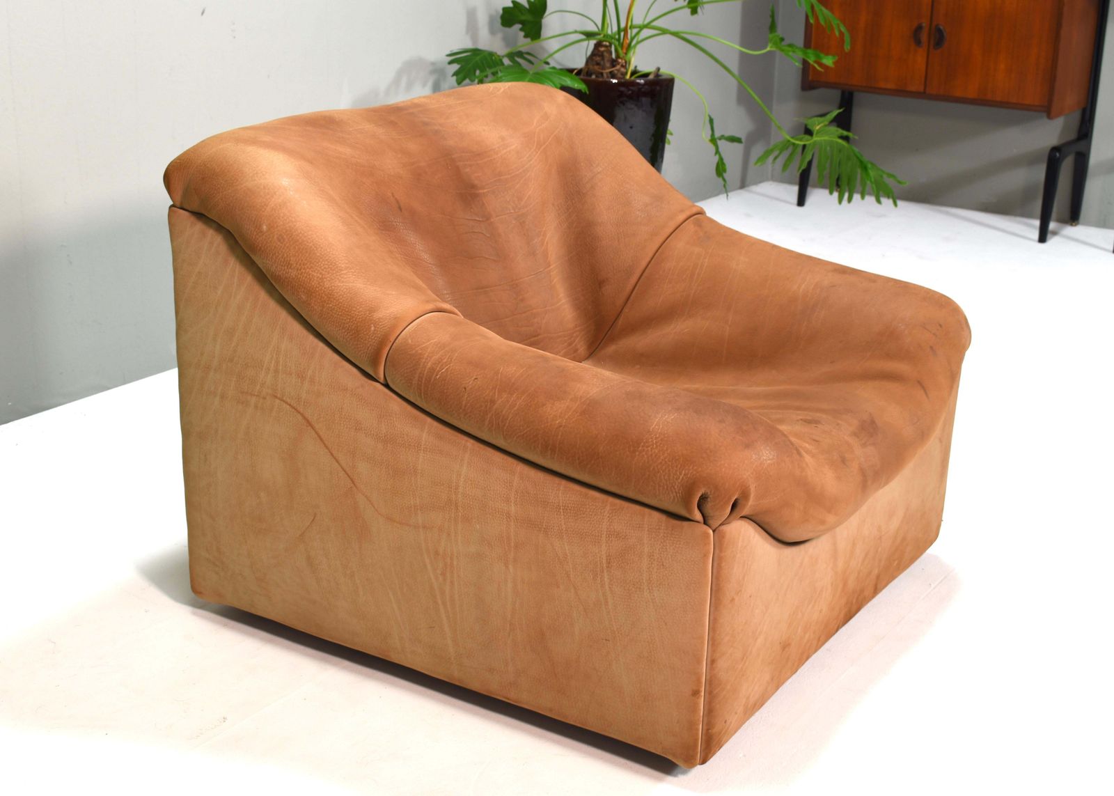 De Sede Ds46 Tan Buffalo Leather Lounge Armchair, Switzerland   1976 photo vinterior