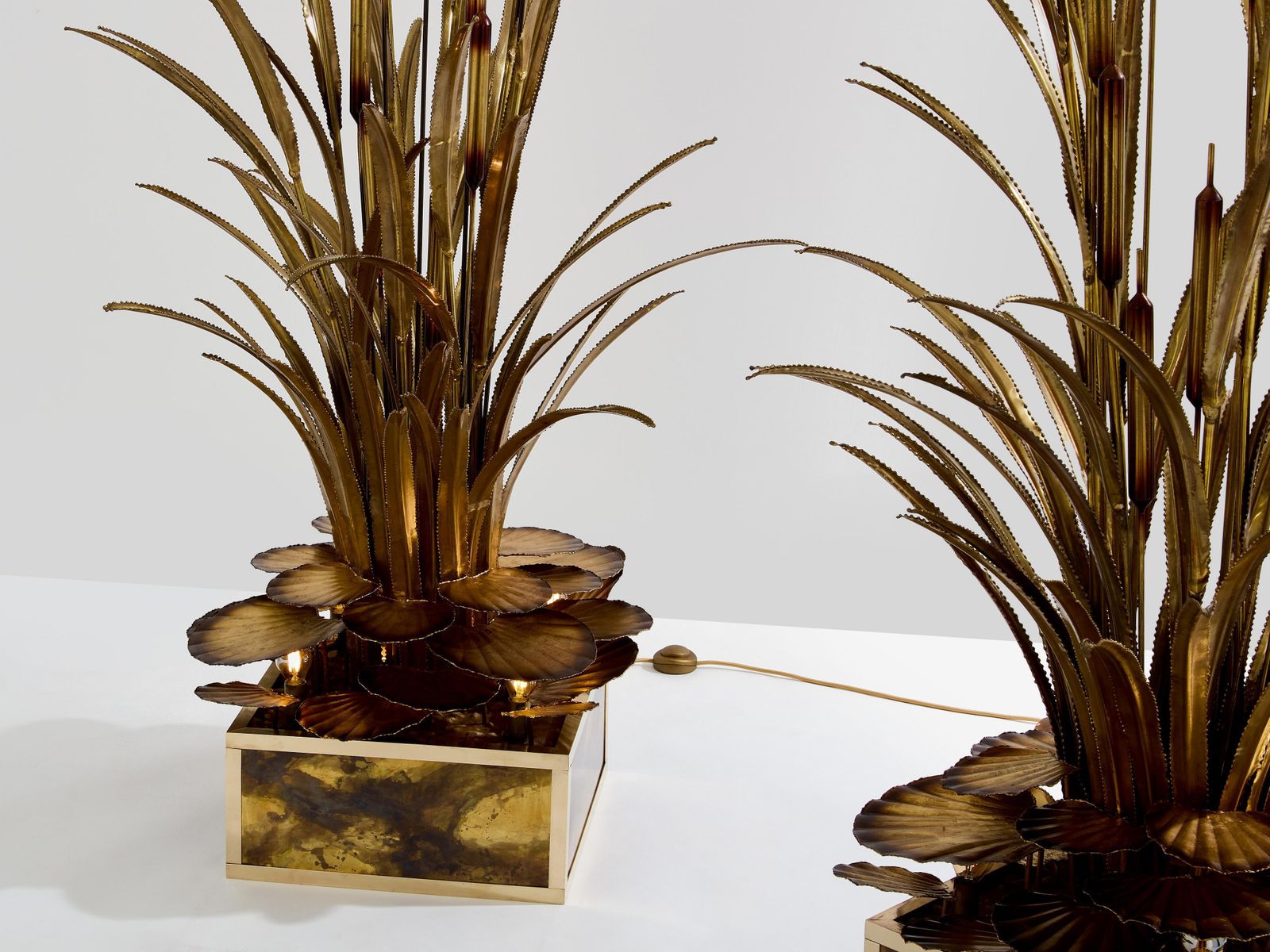 Maison Jansen Pair Of Brass Reeds Water Lilies Floor Lamps 1970s photo vinterior