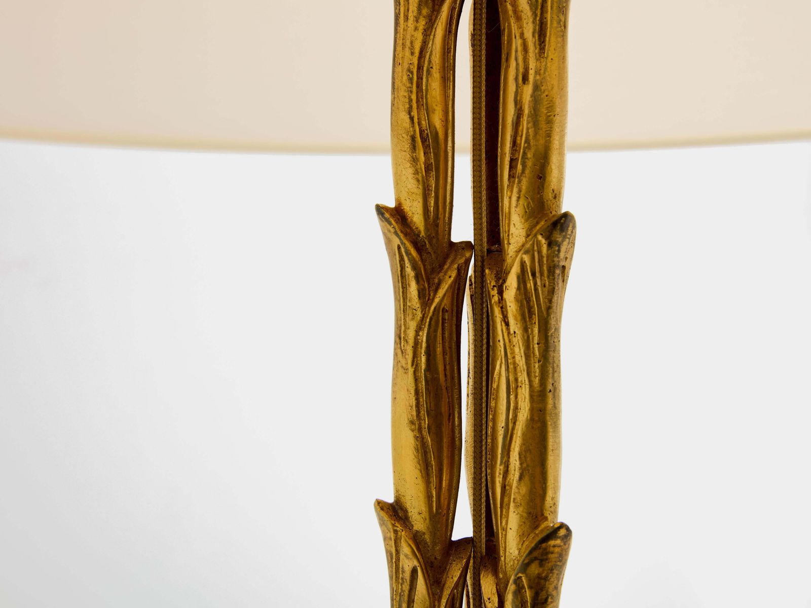 Lampadaire Maison Jansen en bronze doré à décor de feuillage, années 1950 photo buy