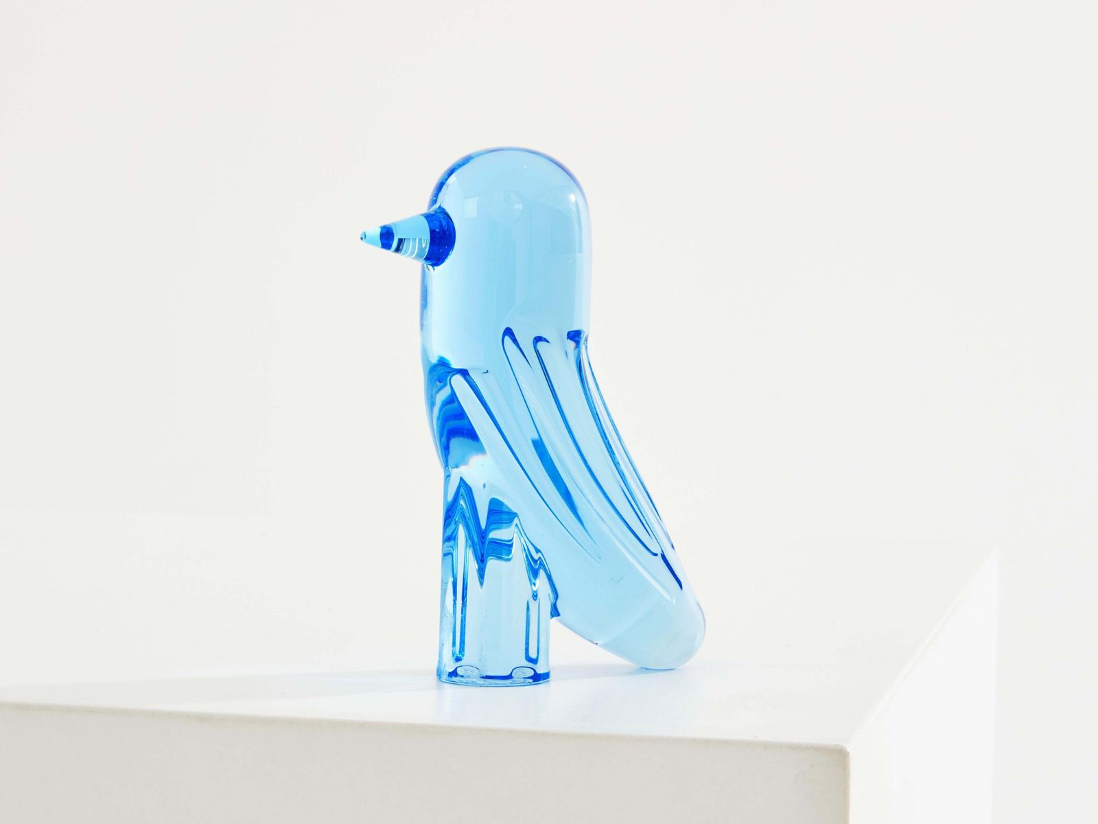 Oiseau en cristal bleu clair Jaime Hayon pour Baccarat, collection Faunacrystopolis, 2020 photo Art
