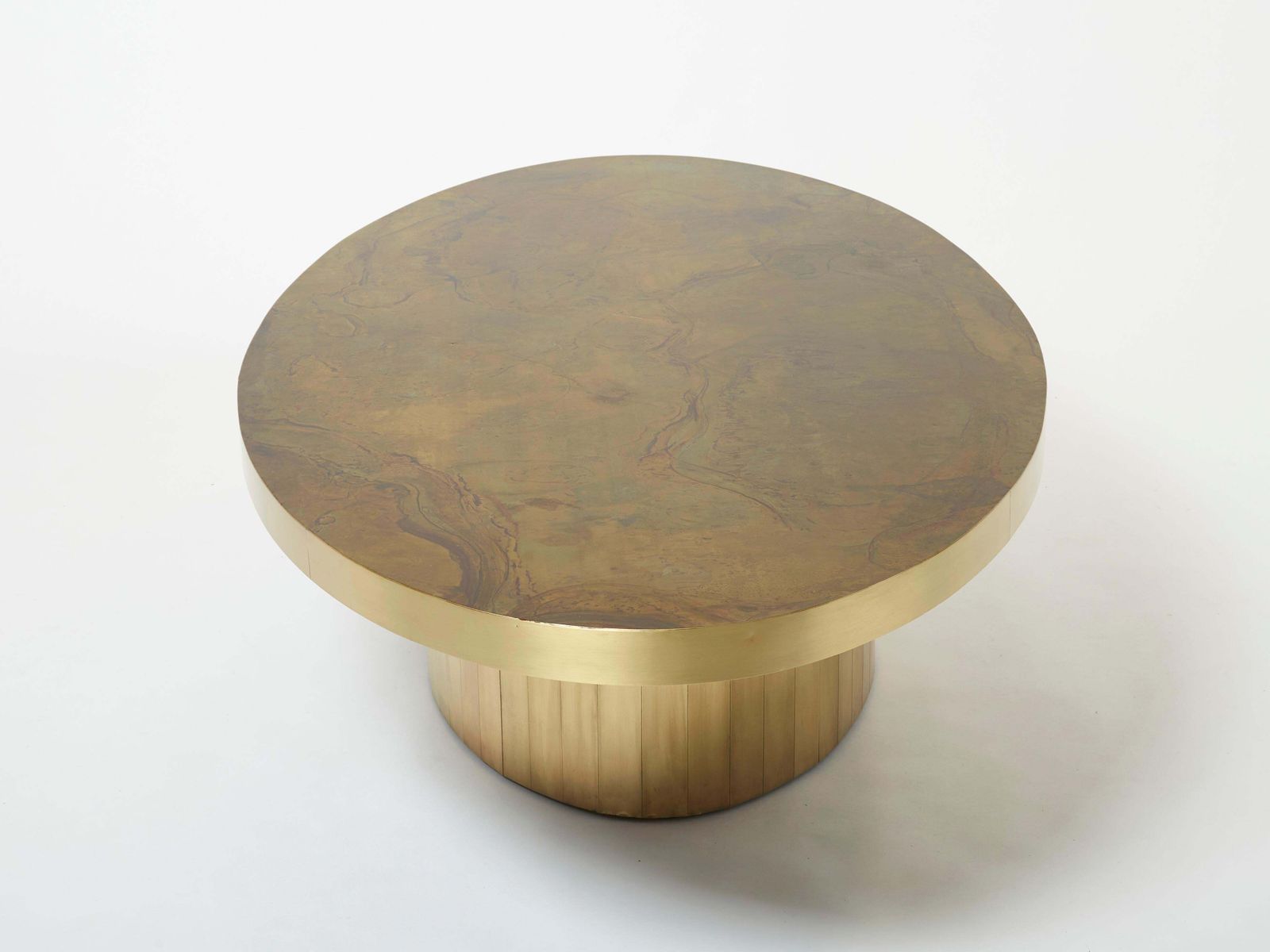 Grande table basse ovale en laiton oxydé, par Isabelle et Richard Faure, années 1970 photo vinterior