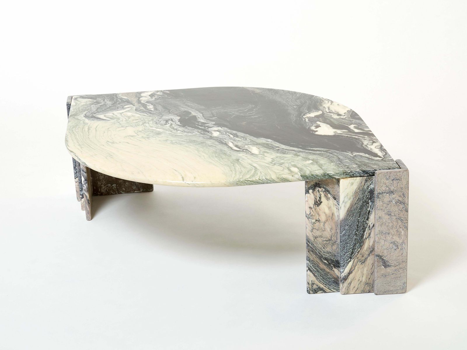 Grande table basse en marbre de Sicile, forme œil, années 1970 photo vinterior