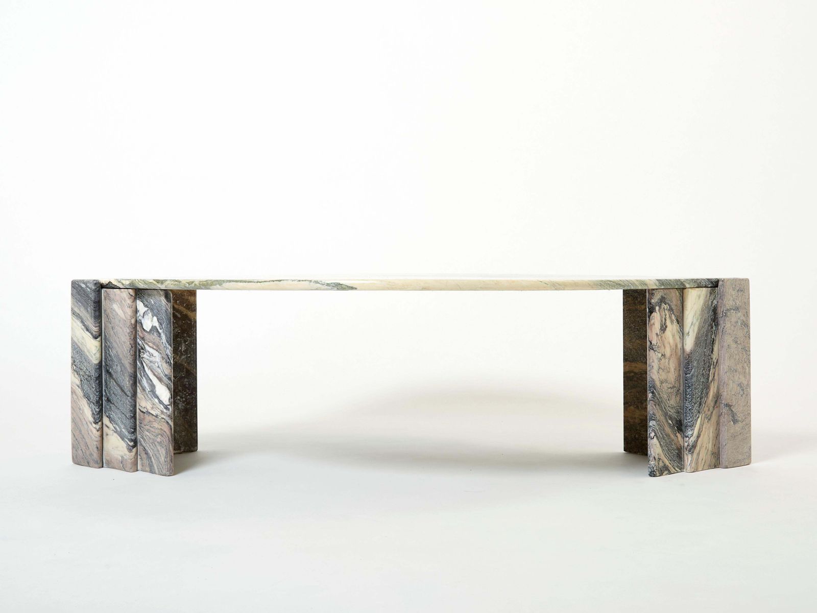photo furniture Grande table basse en marbre de Sicile, forme œil, années 1970