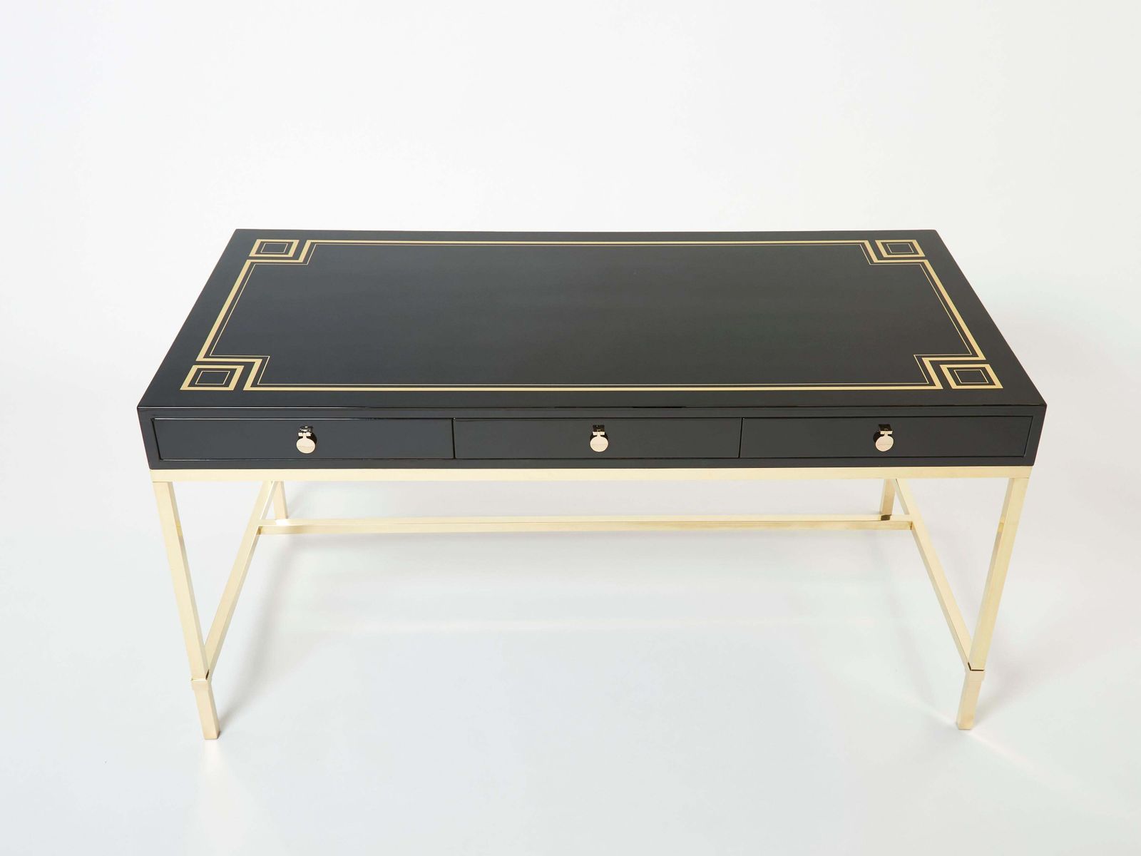 Grand bureau Guy Lefevre Maison Jansen en laque noire et laiton, années 1970 photo furniture