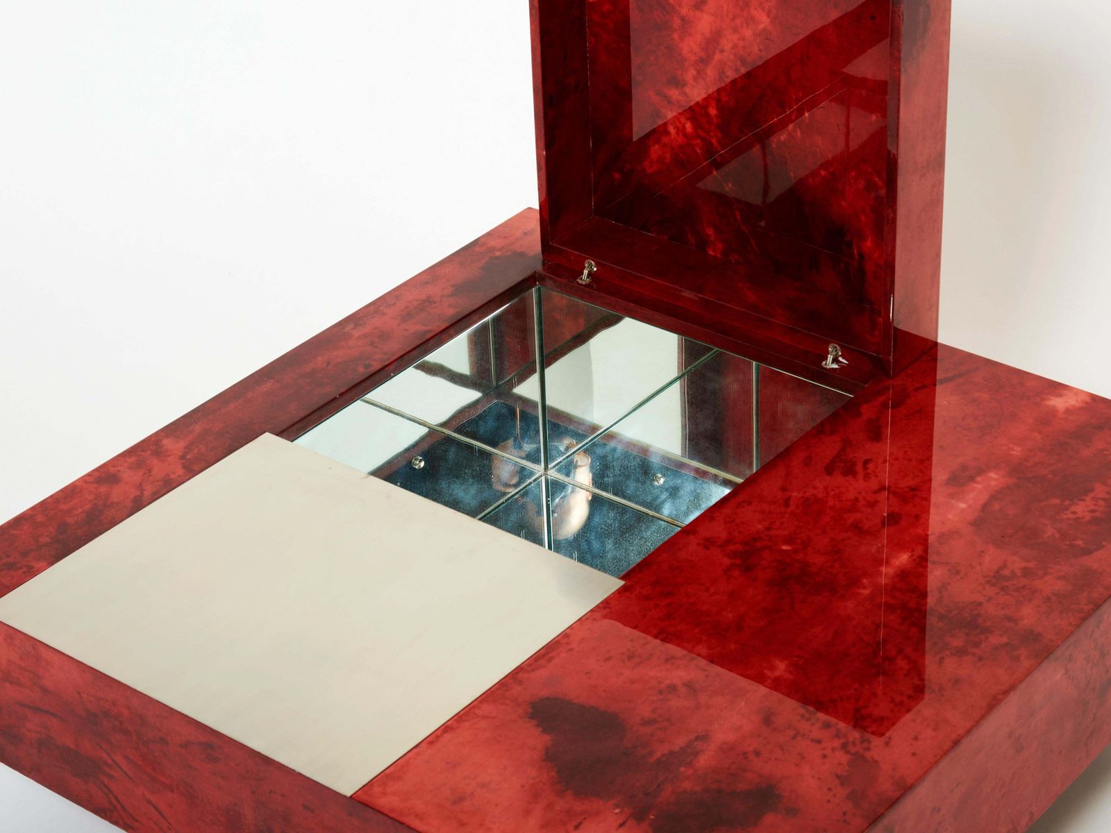 Table basse Aldo Tura en parchemin de chèvre rouge et acier, 1960 photo buy
