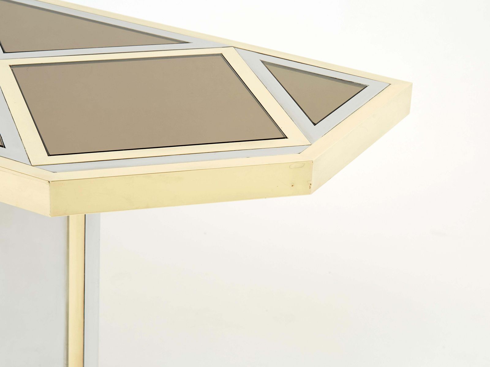Console en laiton, chrome et acier, plateau en miroir, par Romeo Rega, années 1970 photo vinterior