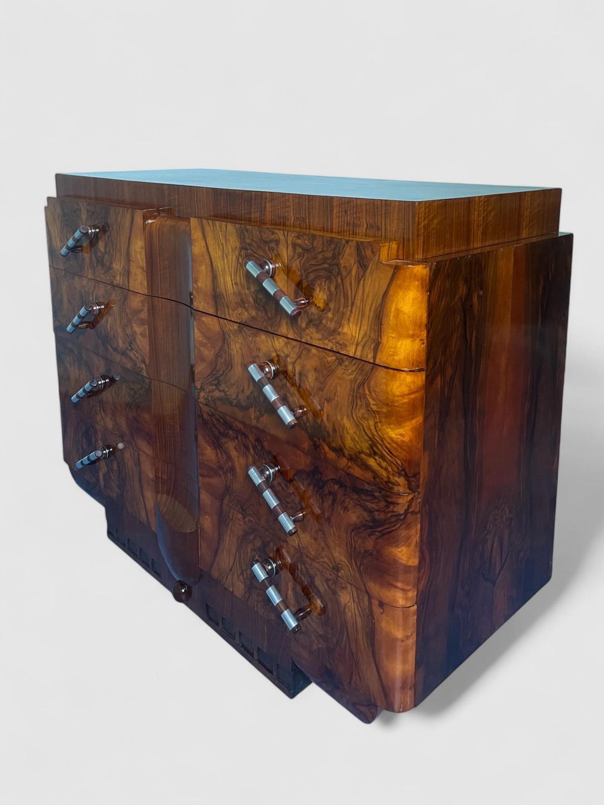 photo vintage Italian Art Deco' Sideboard Or Chest Of Drawers In Walnut, Italy 1930s