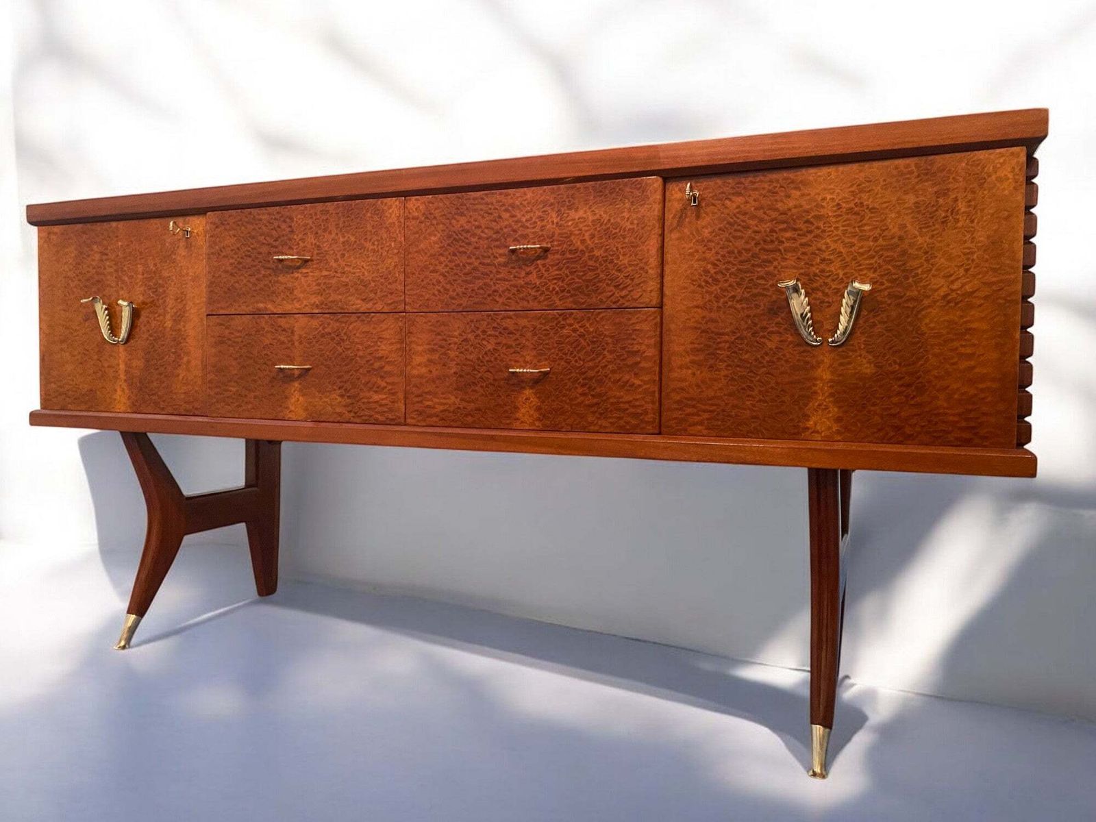Italian Midcentury Amboyna Briar Sideboard By Vittorio Dassi, 1950s