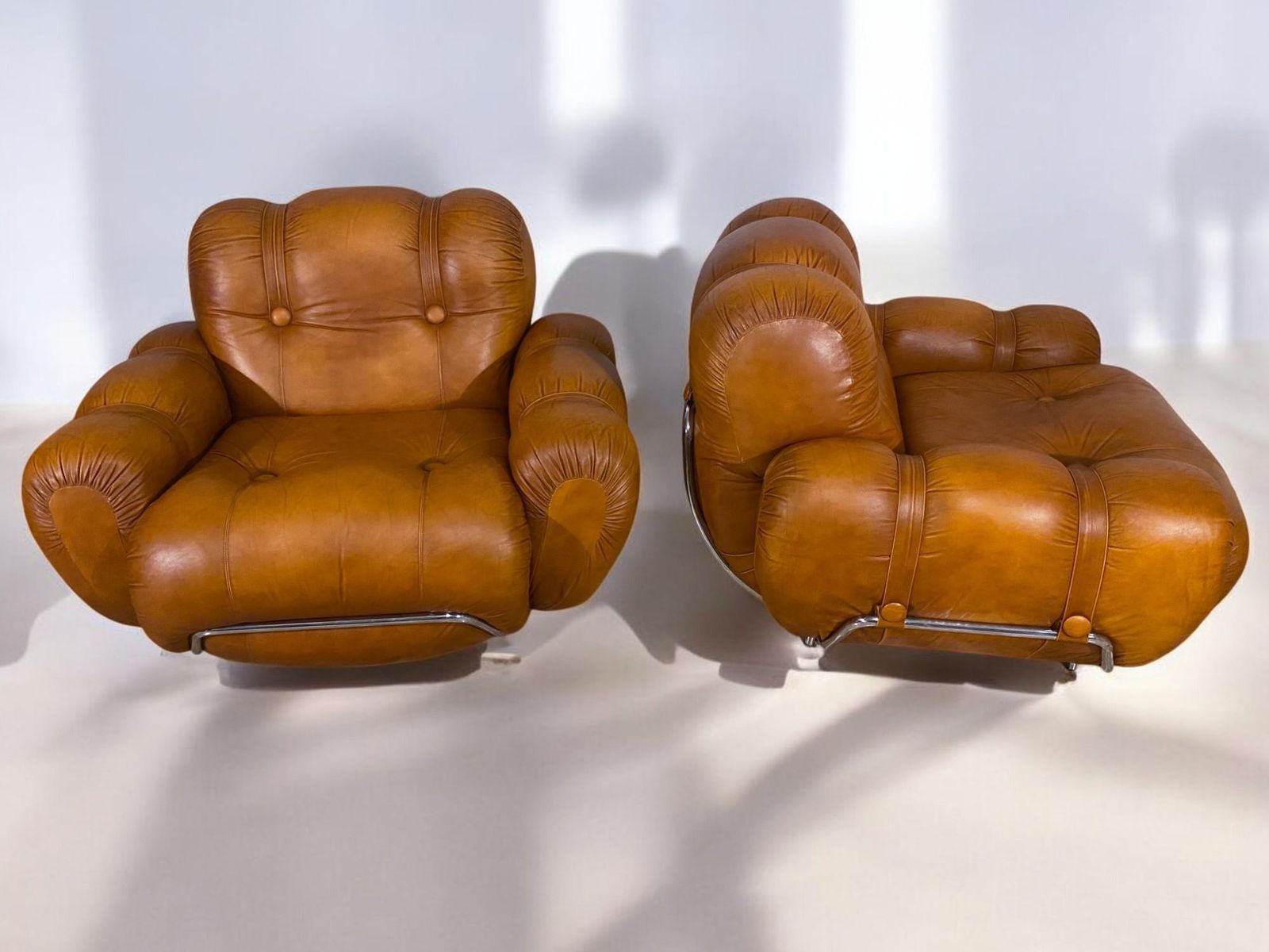 photo furniture Italian Mid Century Natural Leather Space Age Armchairs, 1970s