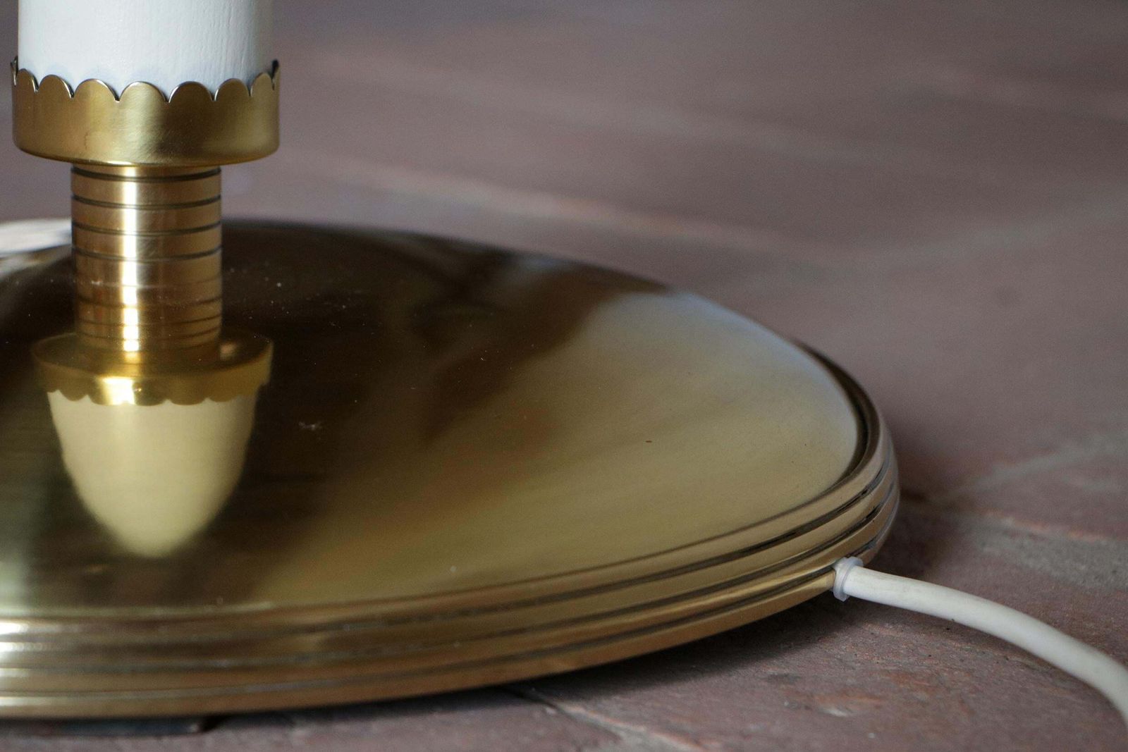 2619.0 Italian  Ash Wood Polished Brass Lamp Floor Attributed To Pietro Chiesa  1940s photo