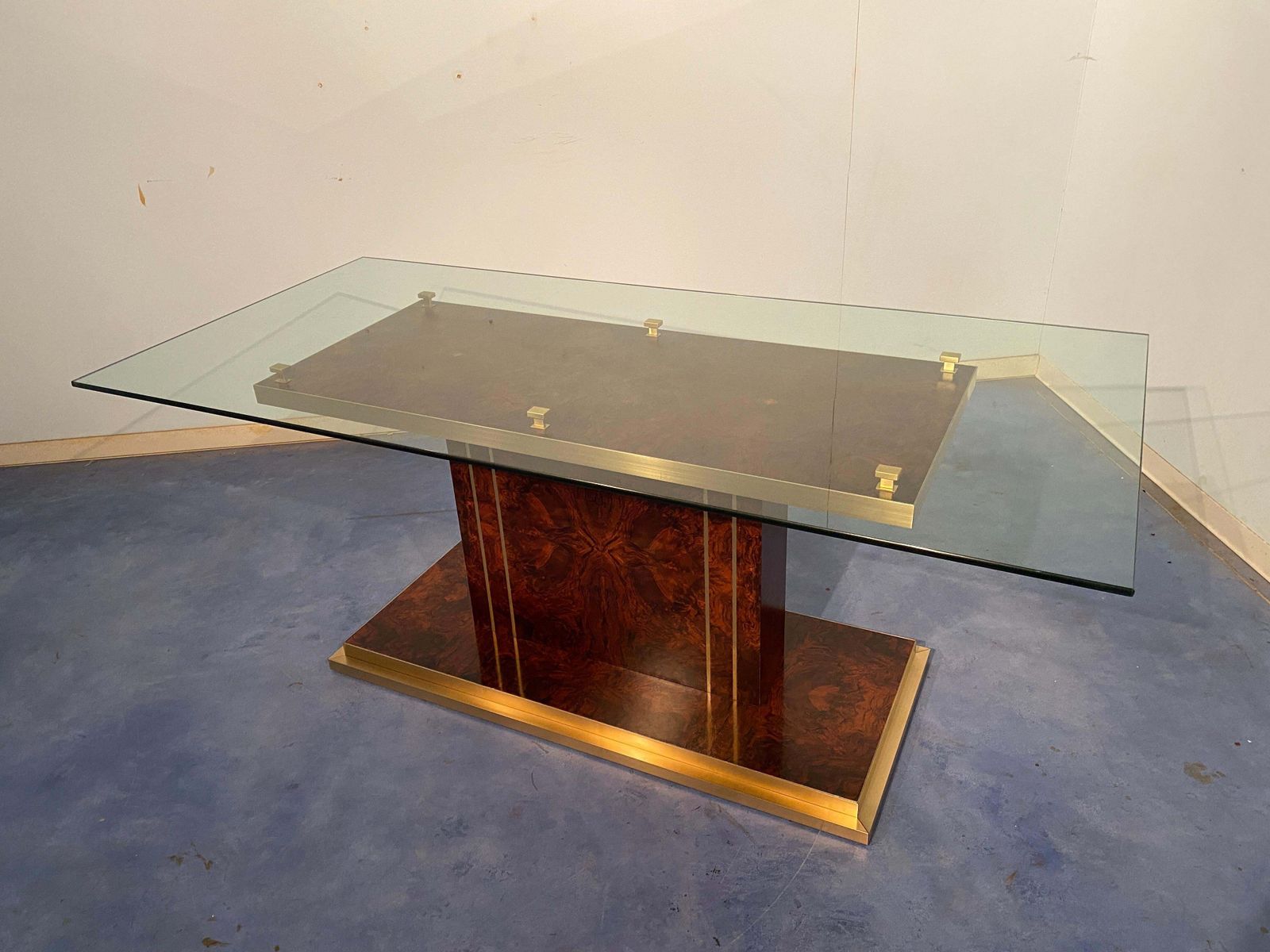 Italian Mid Century Modern Dining Table In Thick Glass And Walnut Root, 1970s photo 4333.0
