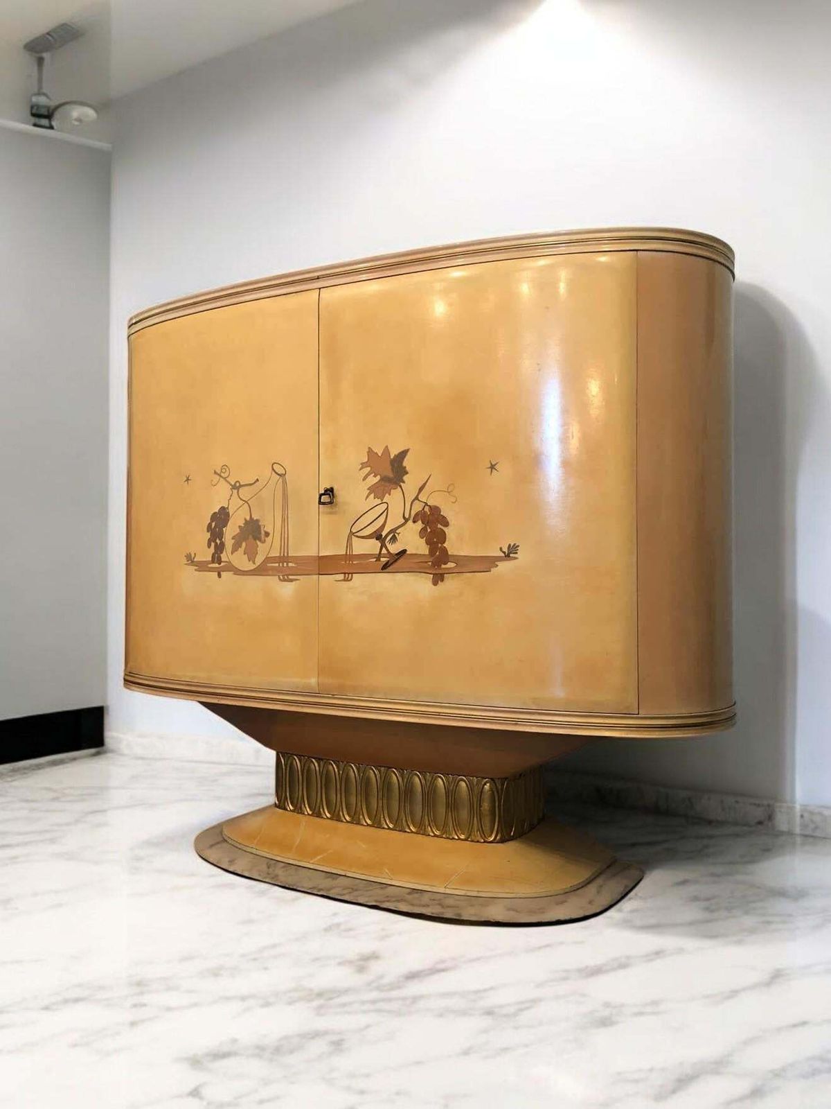 Art Deco Lacquered Wood Parchment Bar Cabinet, Galleria Mobili Cantù Italy, 1950 photo 6371.0