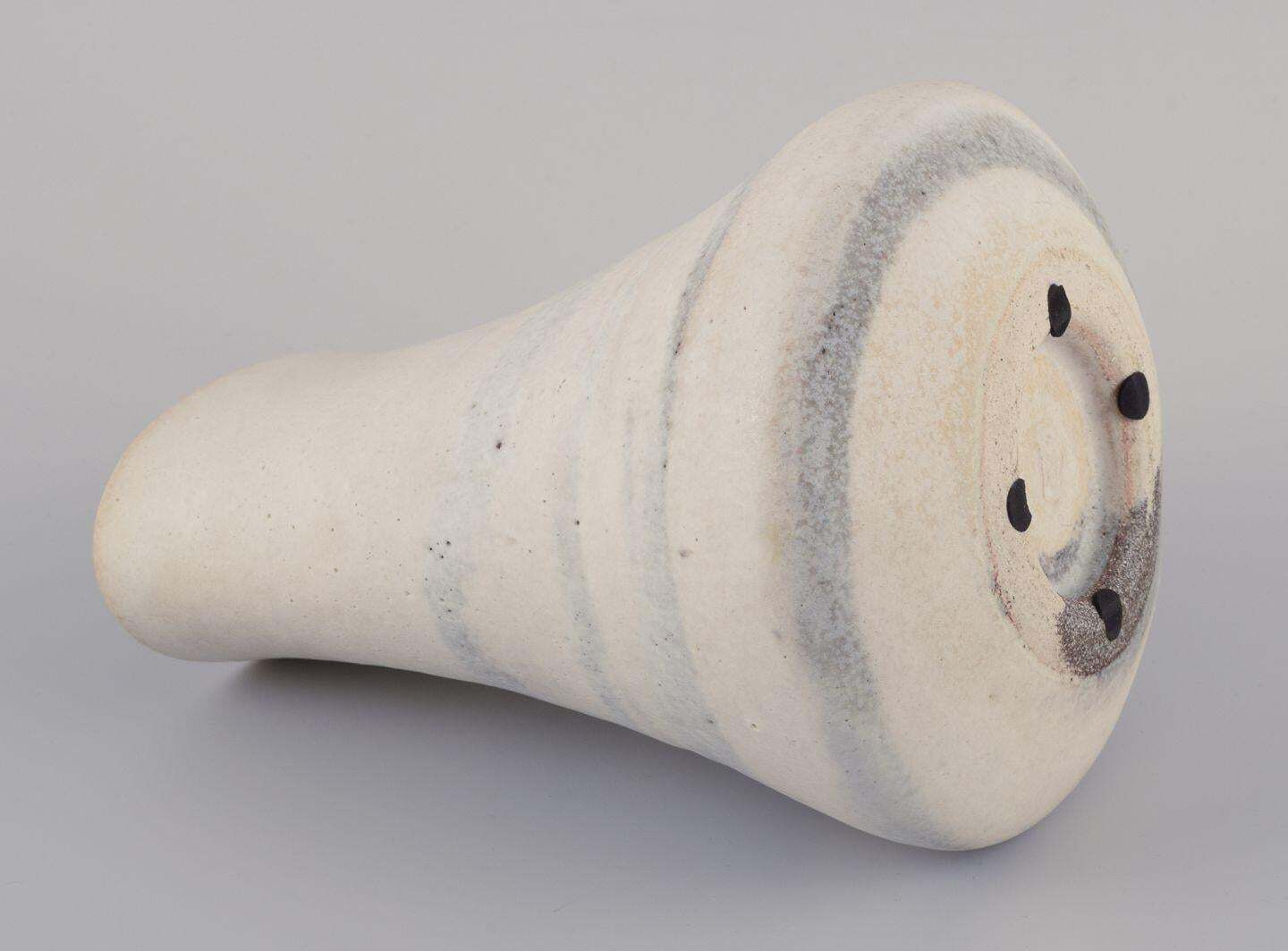 Lucie Rie, Austrian Born British Ceramicist. Unique Large Modernist Vase. photo vintage
