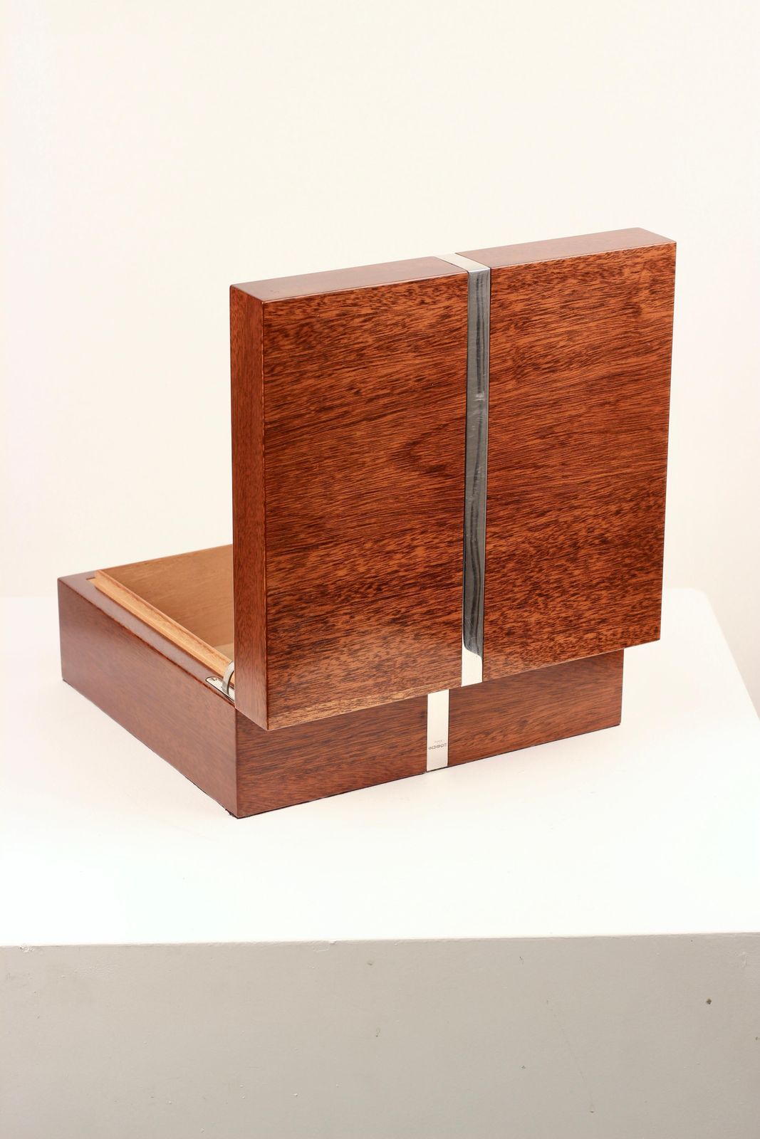 Asprey London Silver Banded Rosewood Humidor With Key And Hygrometer 2005 photo vinterior