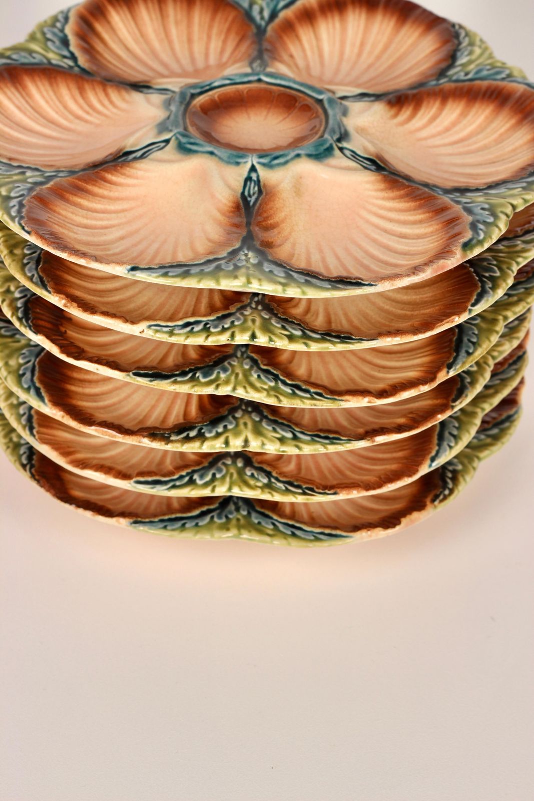 photo furniture 19th Century Sarreguemines Majolica Seaweed And Shell Barbotine Oyster Plate