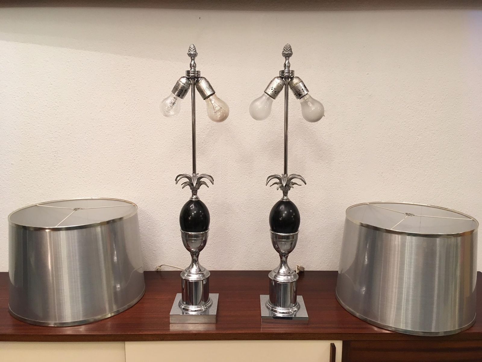photo vinterior Pair Of Chrome And Acrylic Table Lamps Style Maison Charles