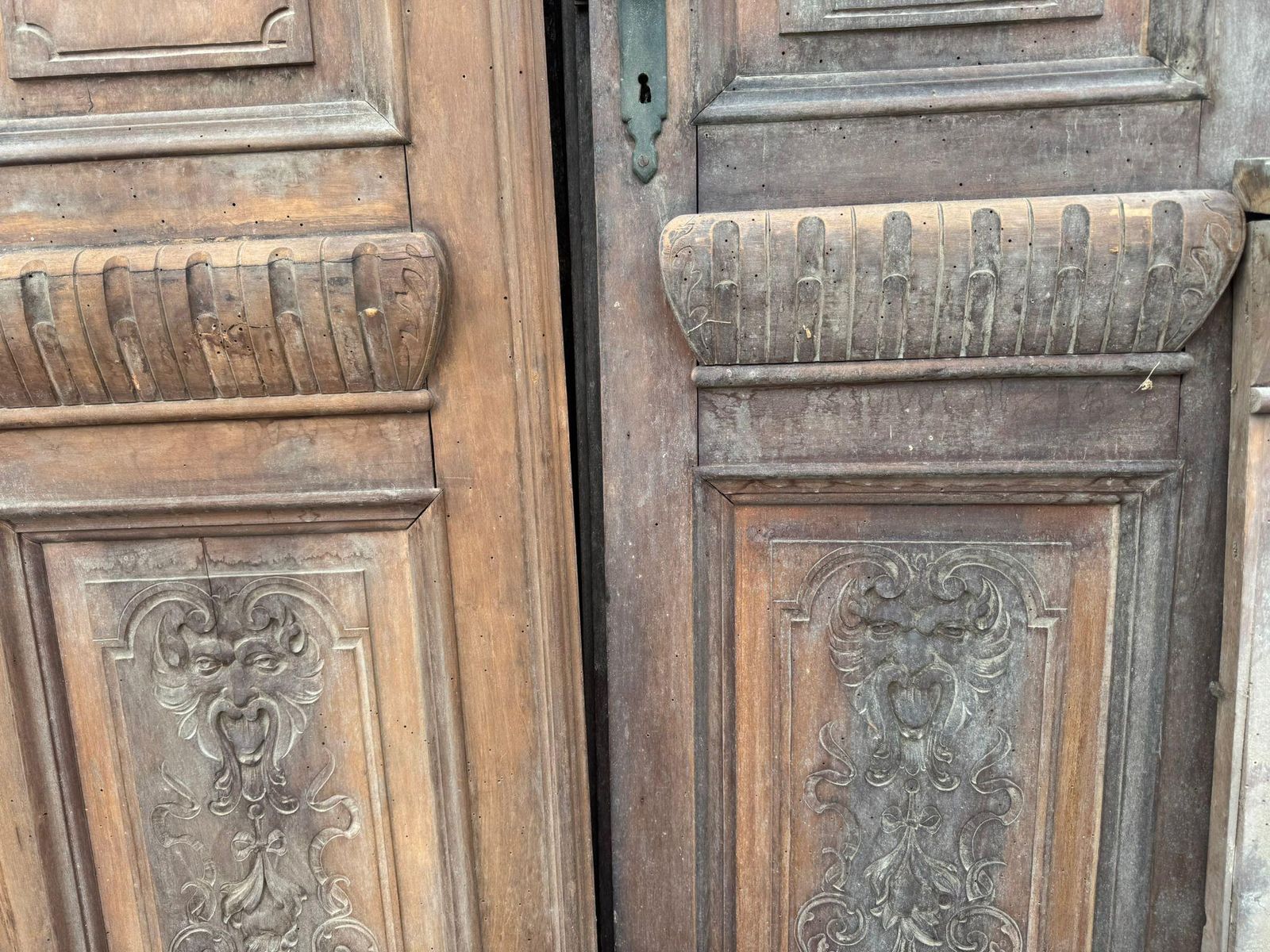 Liberty Boiserie In Walnut With Carved Panels And Three Double Doors (One Glass) photo vinterior