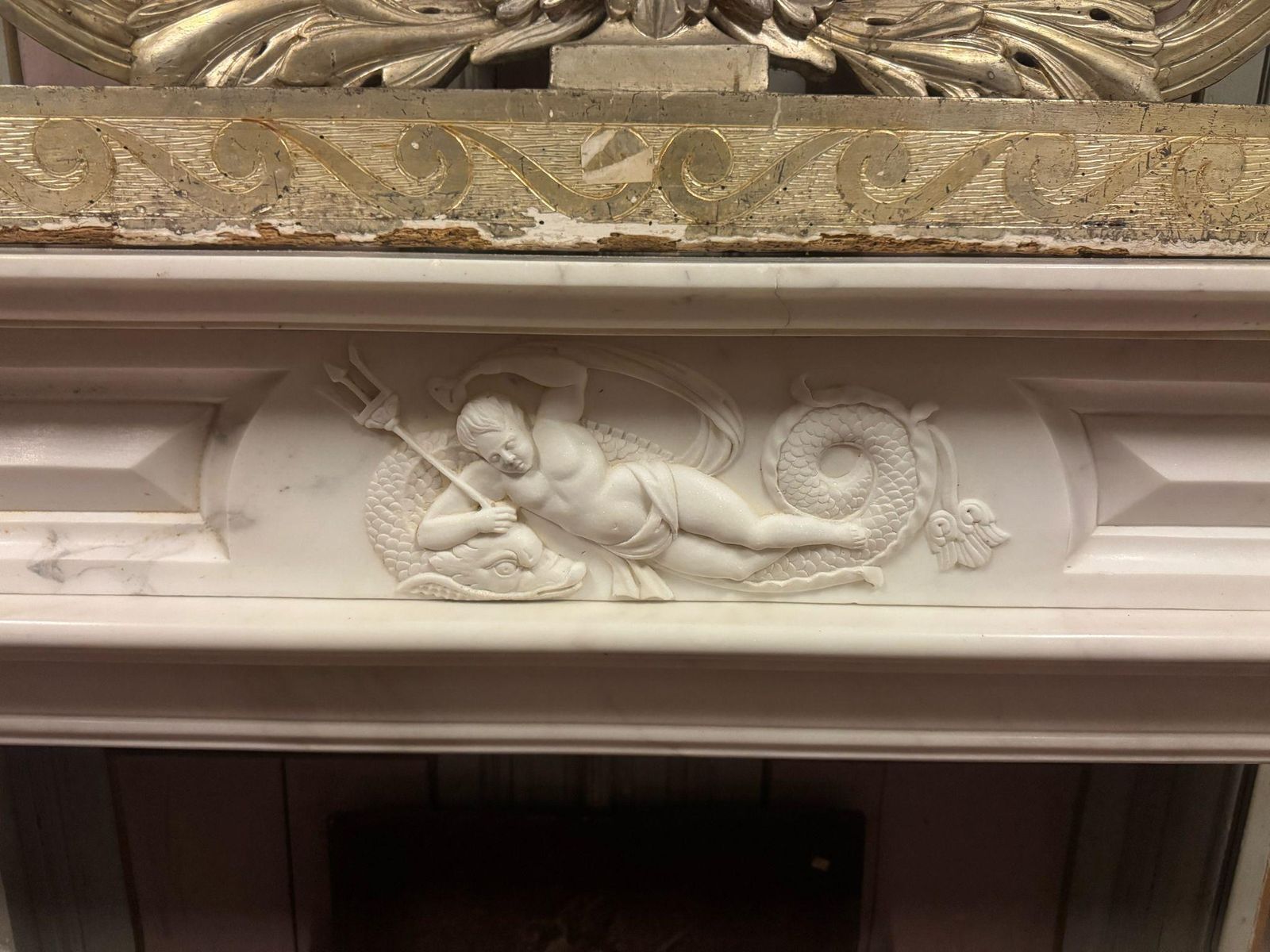 photo furniture Important Mantle Fireplace In White Carrara Marble Richly Carved, Italy