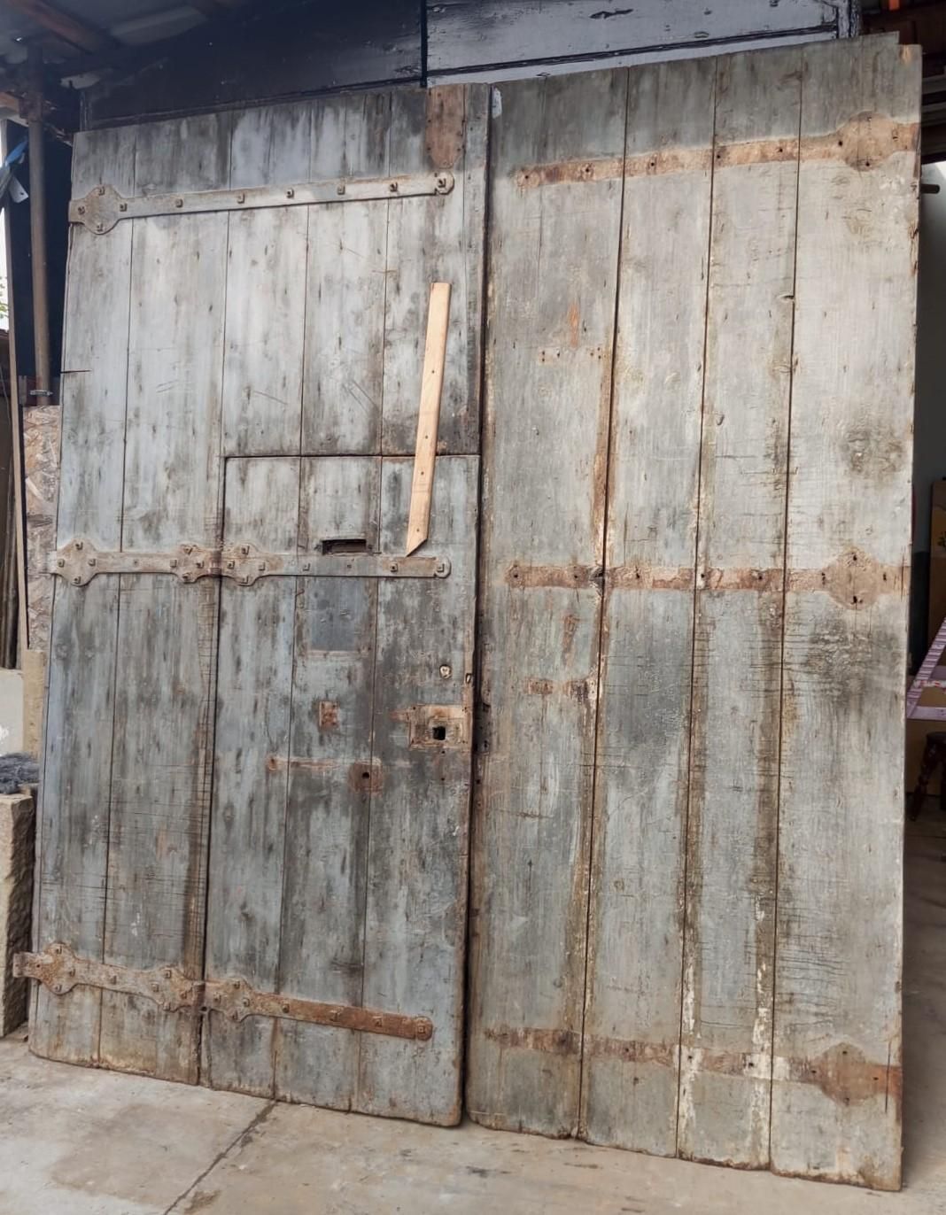 5199.0 Large Main Entrance Door Double Leaf Nailed Chestnut, Italy photo