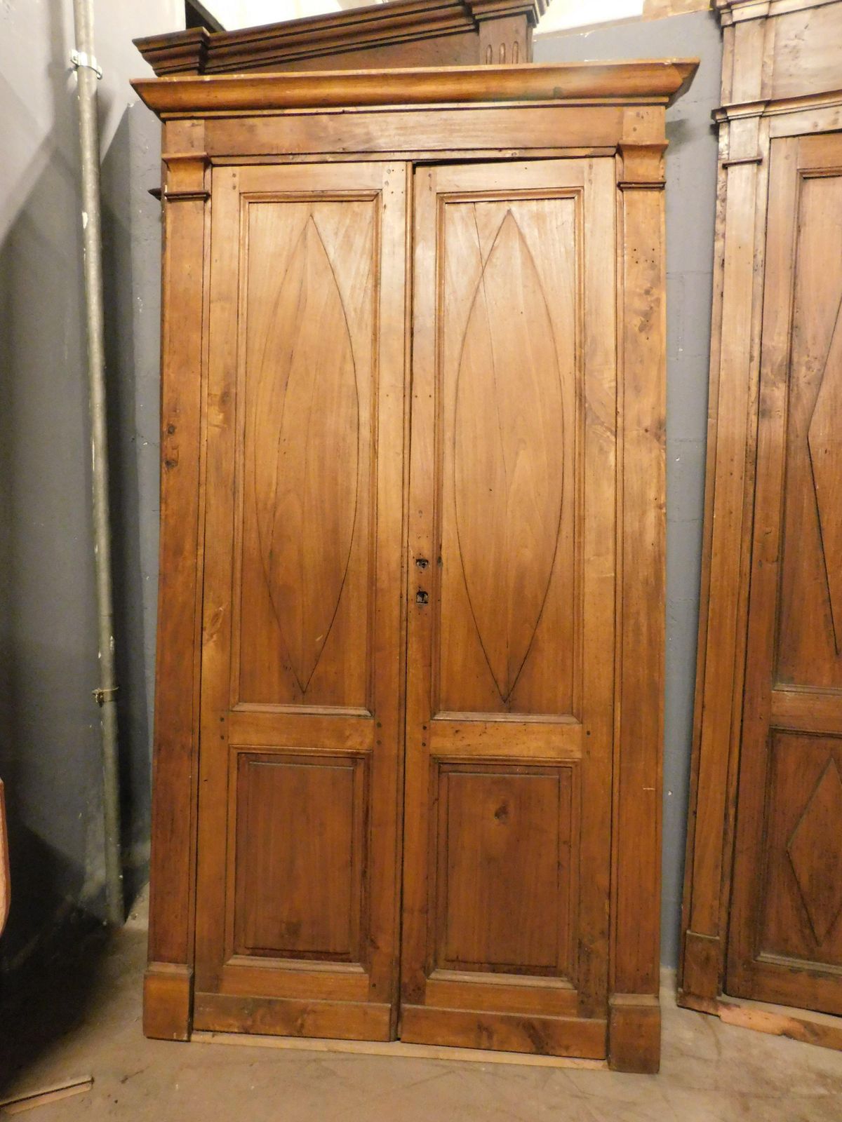 3539.0 Double Leaf Door, In Poplar Wood With Carved Panels And Frame, Italy photo
