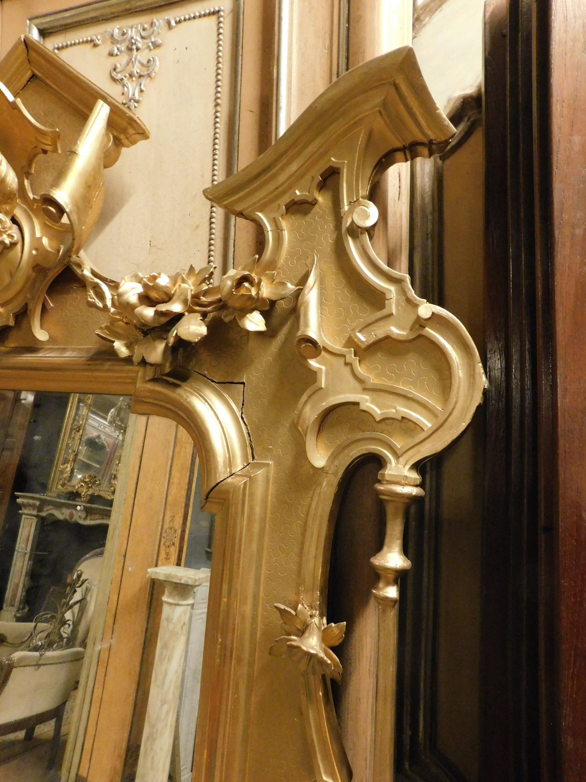 Important And Big Richly Carved And Gilded Mirror With Sculpture, Italy photo vintage
