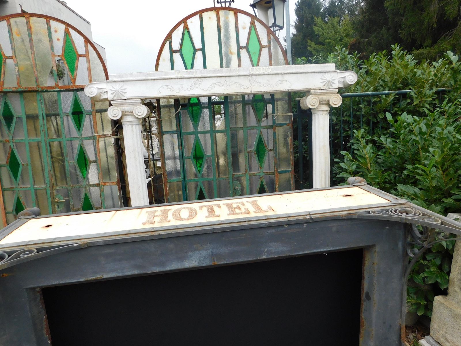 photo furniture Old Hotel Entrance Canopy In Wrought Iron And Cast Iron, Italy