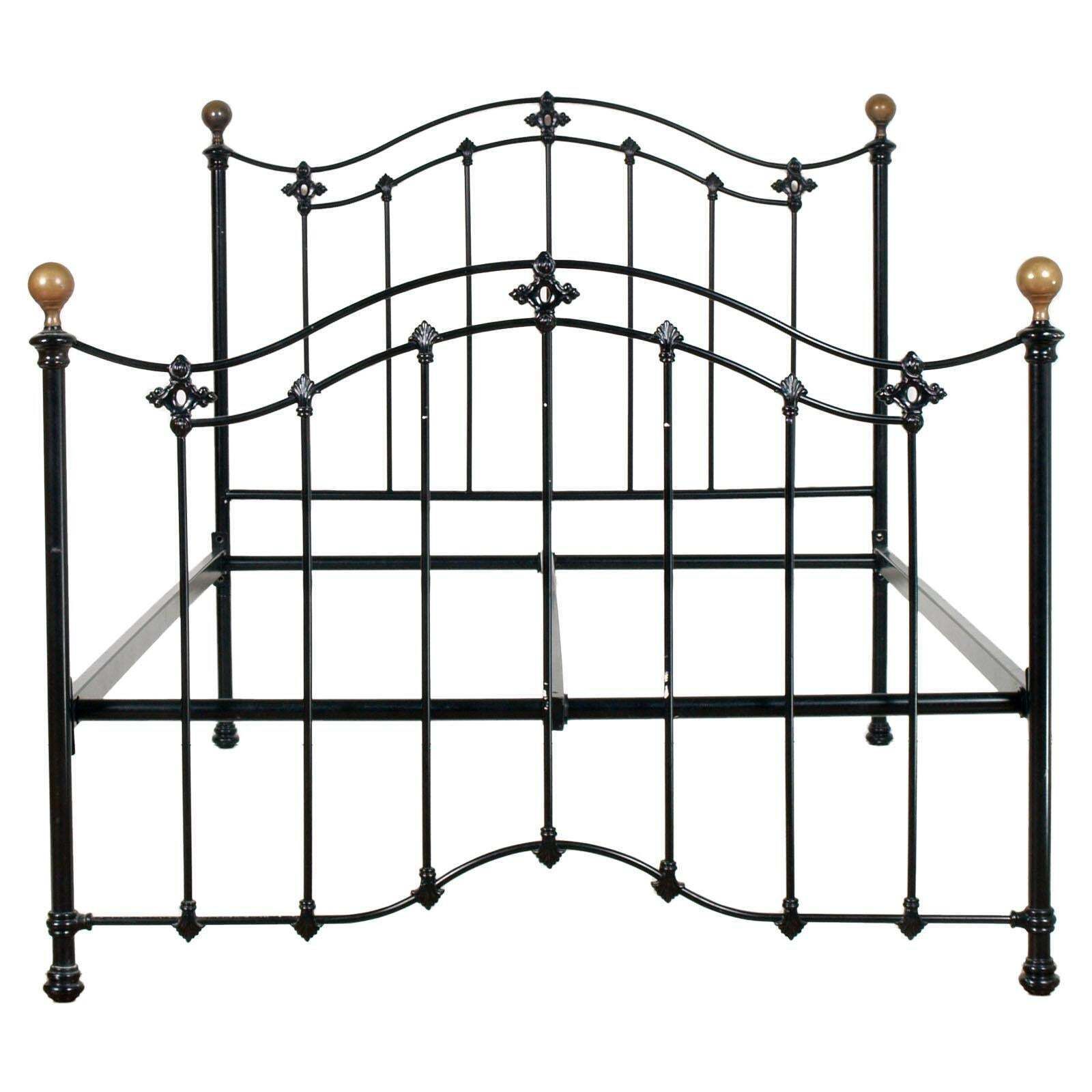 Italian Early 20th Century Iron And Cast Iron Enamelled Bed, Golden Brass Parts photo 2472.0