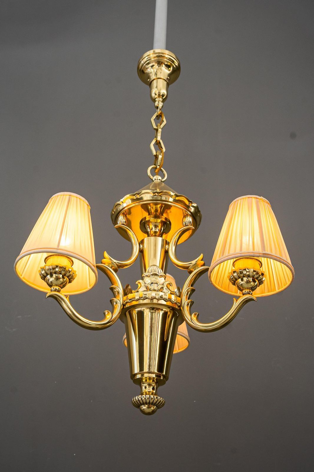 photo vinterior Art Deco Chandelier With Fabric Shades Vienna Around 1920s