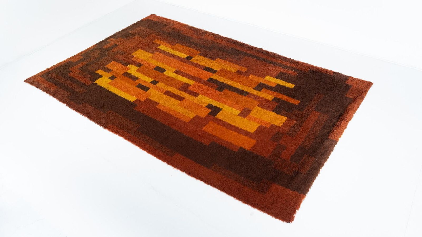 Mid Century Modern Rug, Italy, 1970s photo Textiles