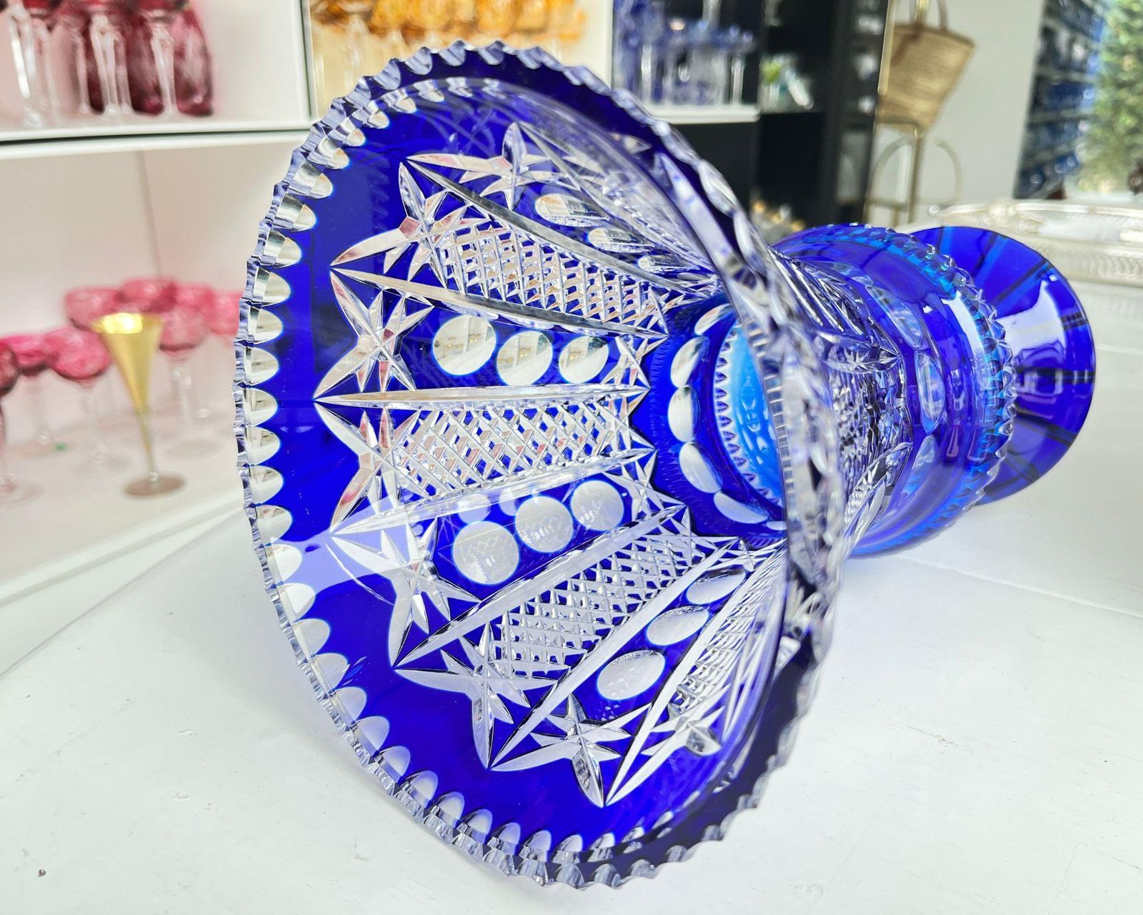 Crystal Vase Blue | Pedestal | 1pcs | Cutcrystal | Flairet photo furniture