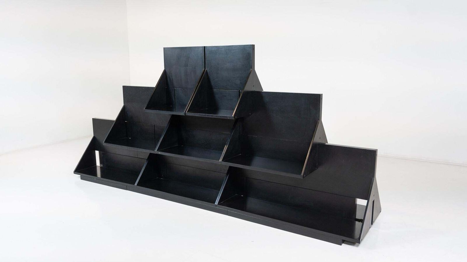 photo furniture Double Sided Bookcase " Uno Sull'altro" By Ugo La Pietra , 1968
