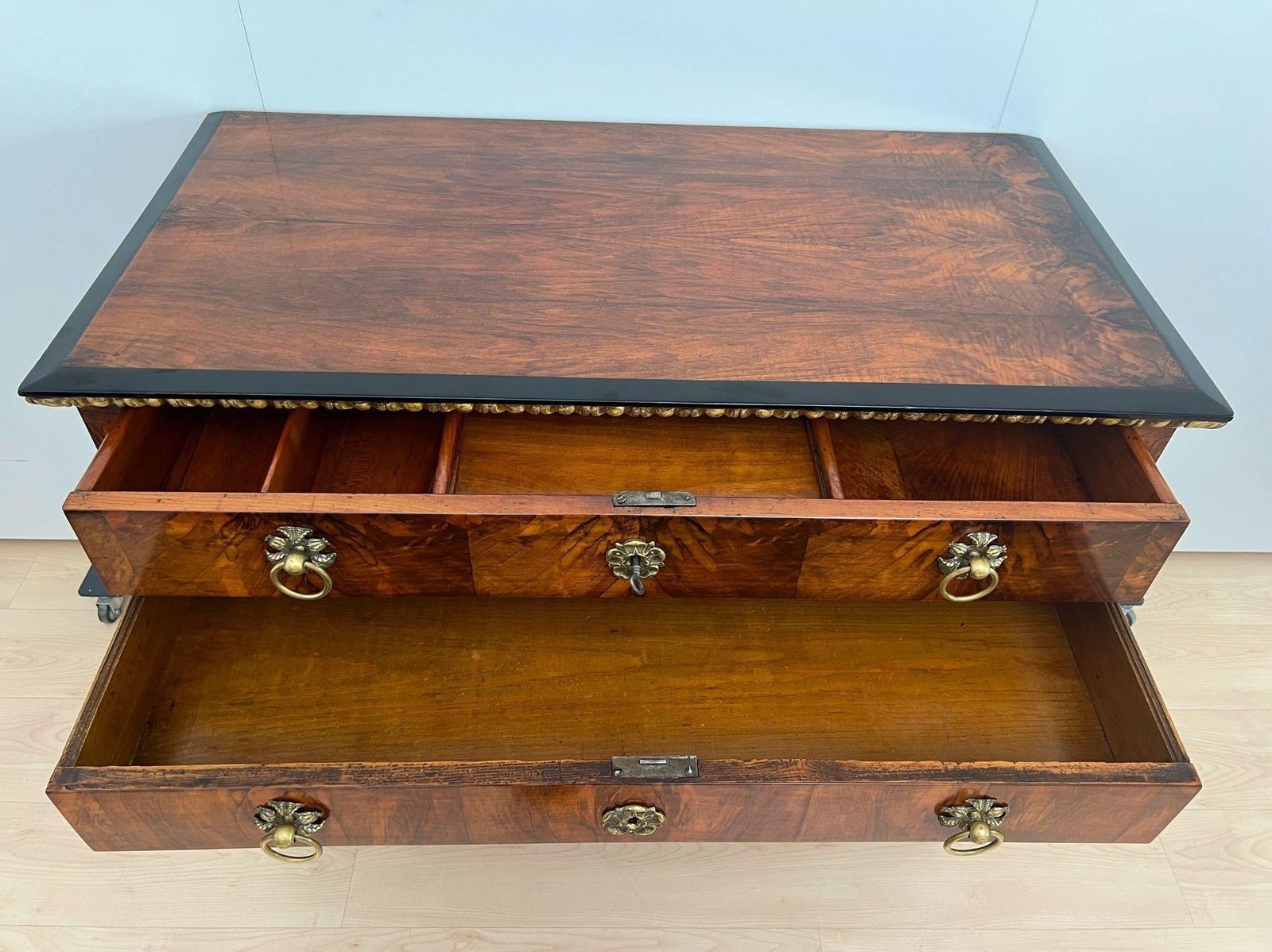 photo vintage Biedermeier Chest, Walnut Veneer, Cherry, Gold Leaf, Brass, Austria Circa 1815