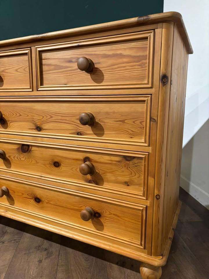 419.0 Victorian Style Pine Chest Of Drawers photo