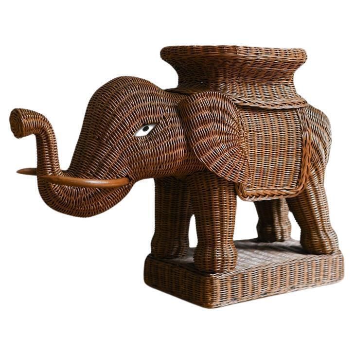 Elephant Side Table In Wicker By Vivai Del Sud, 1970