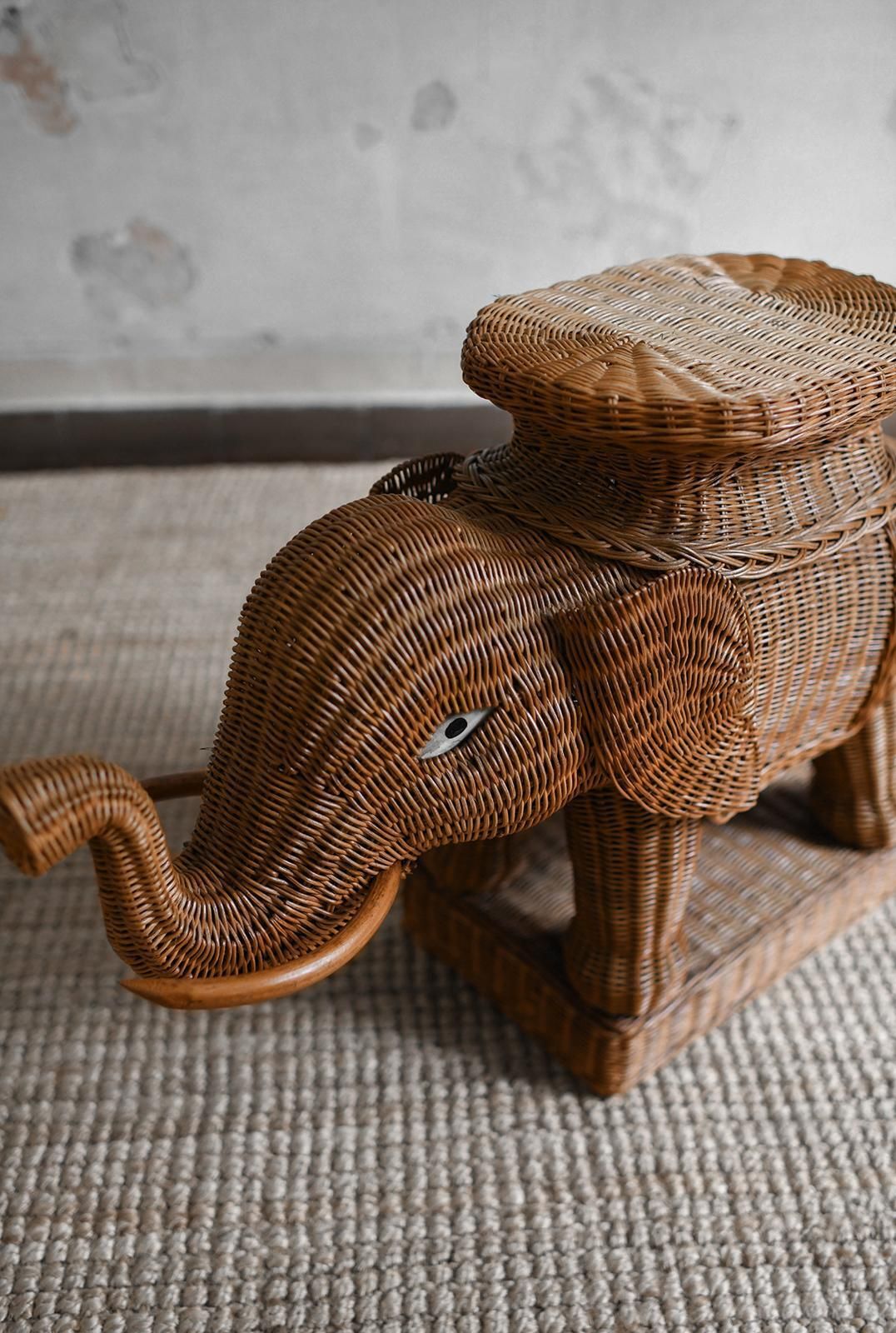 Elephant Side Table In Wicker By Vivai Del Sud, 1970 photo 1177.0