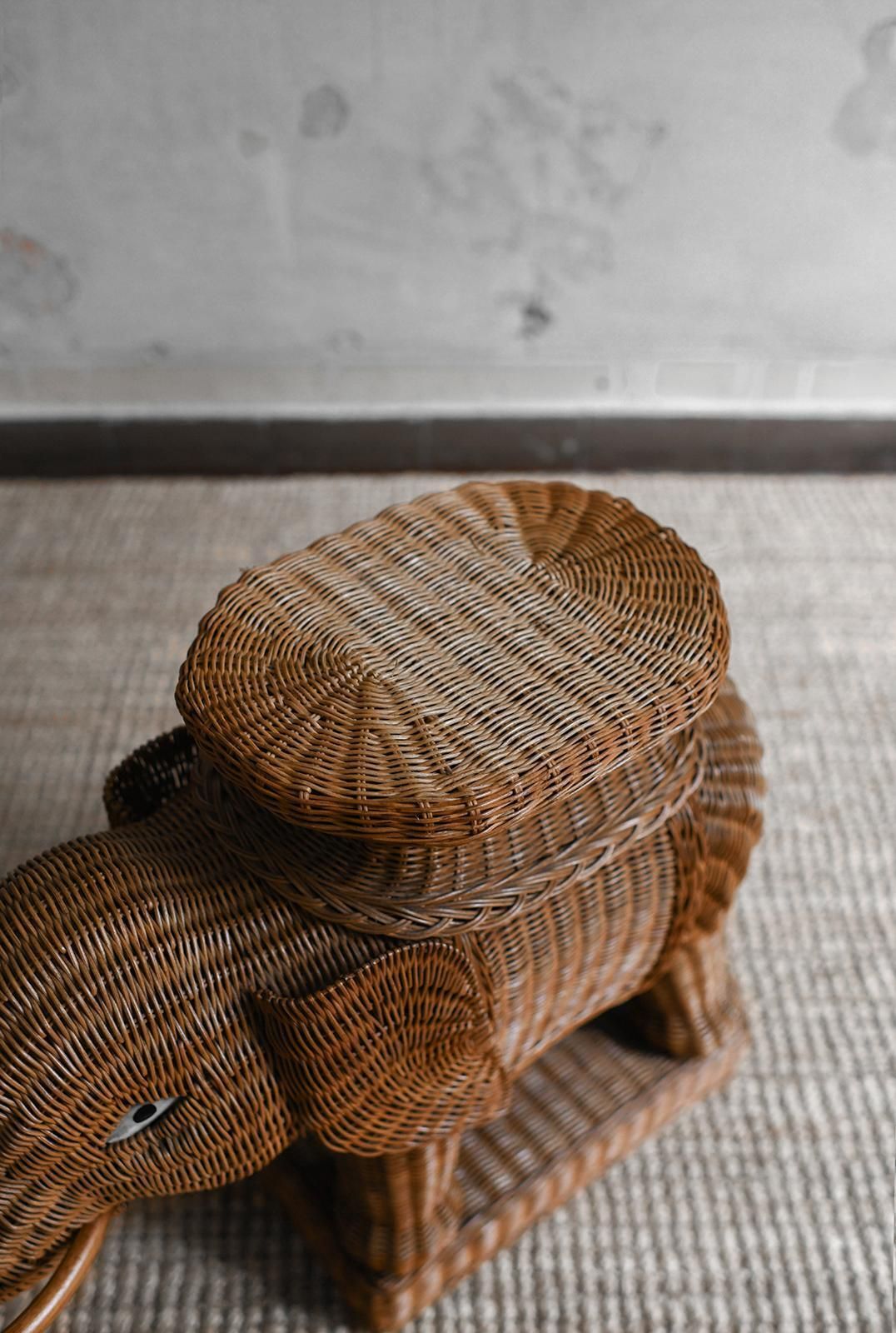 Elephant Side Table In Wicker By Vivai Del Sud, 1970 photo vinterior