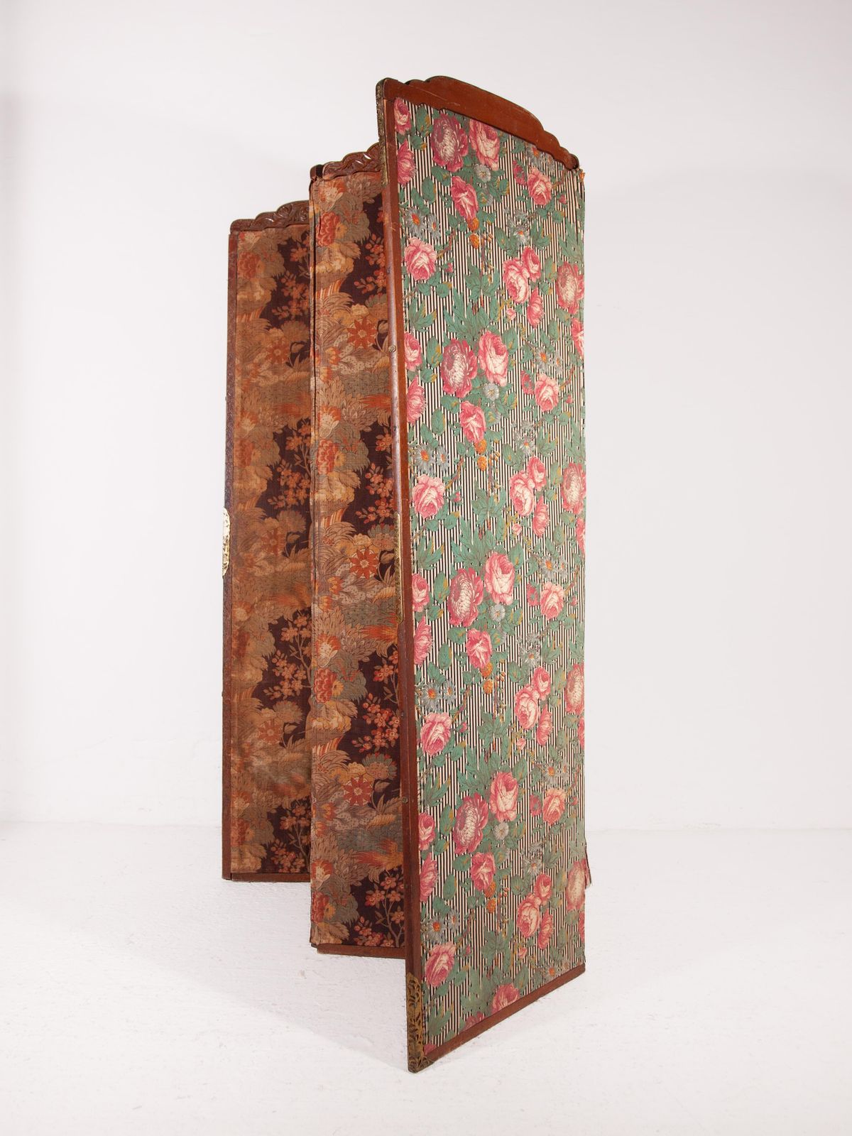 Victorian Four Panel Screen, Roomdivider In Carved Wood, Poetic Design In Fabric photo buy