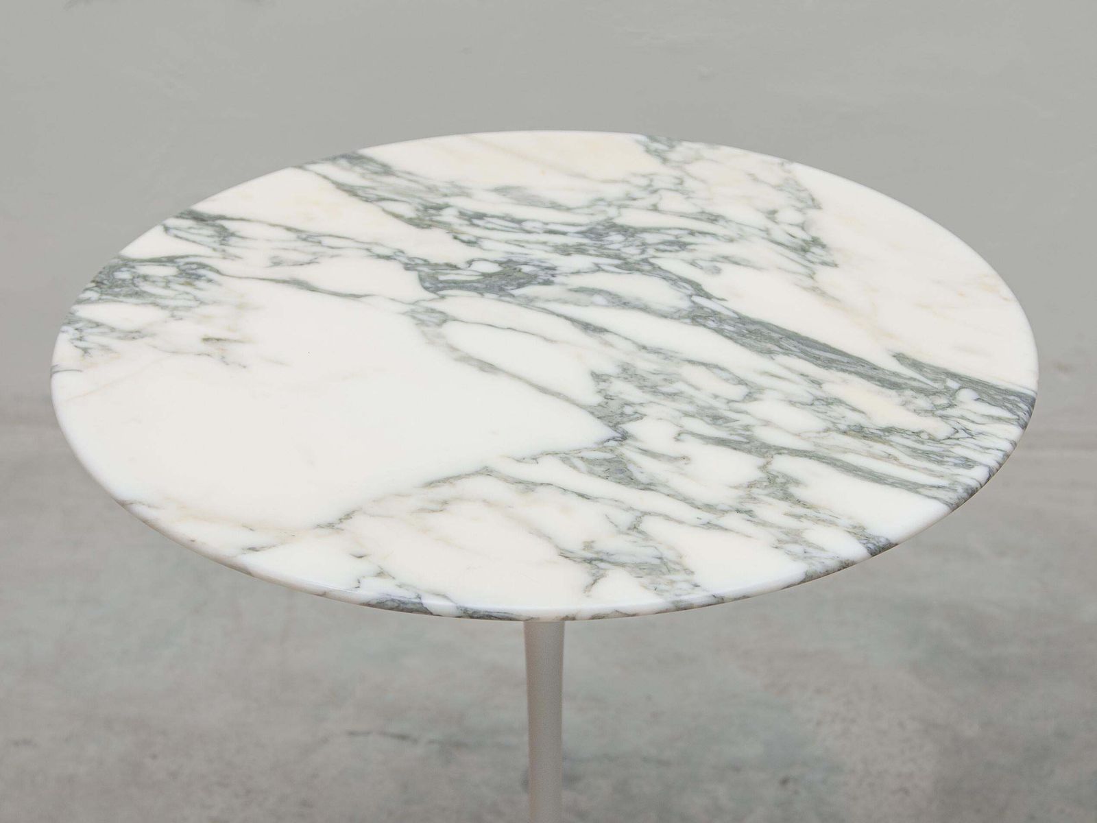 Set Of Two "Tulip" Marble Top Saarinen Side Tables For Knoll, 1970s photo buy