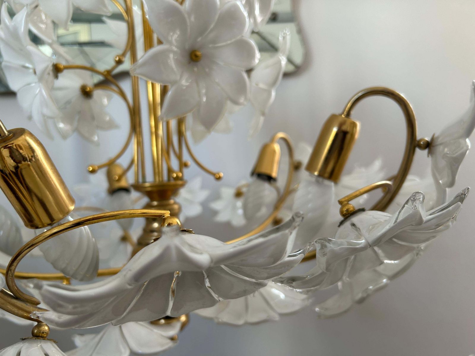 photo furniture Daisies In The Sky, Pair Of Magnificent Murano White Flowers Chandelier, 1980