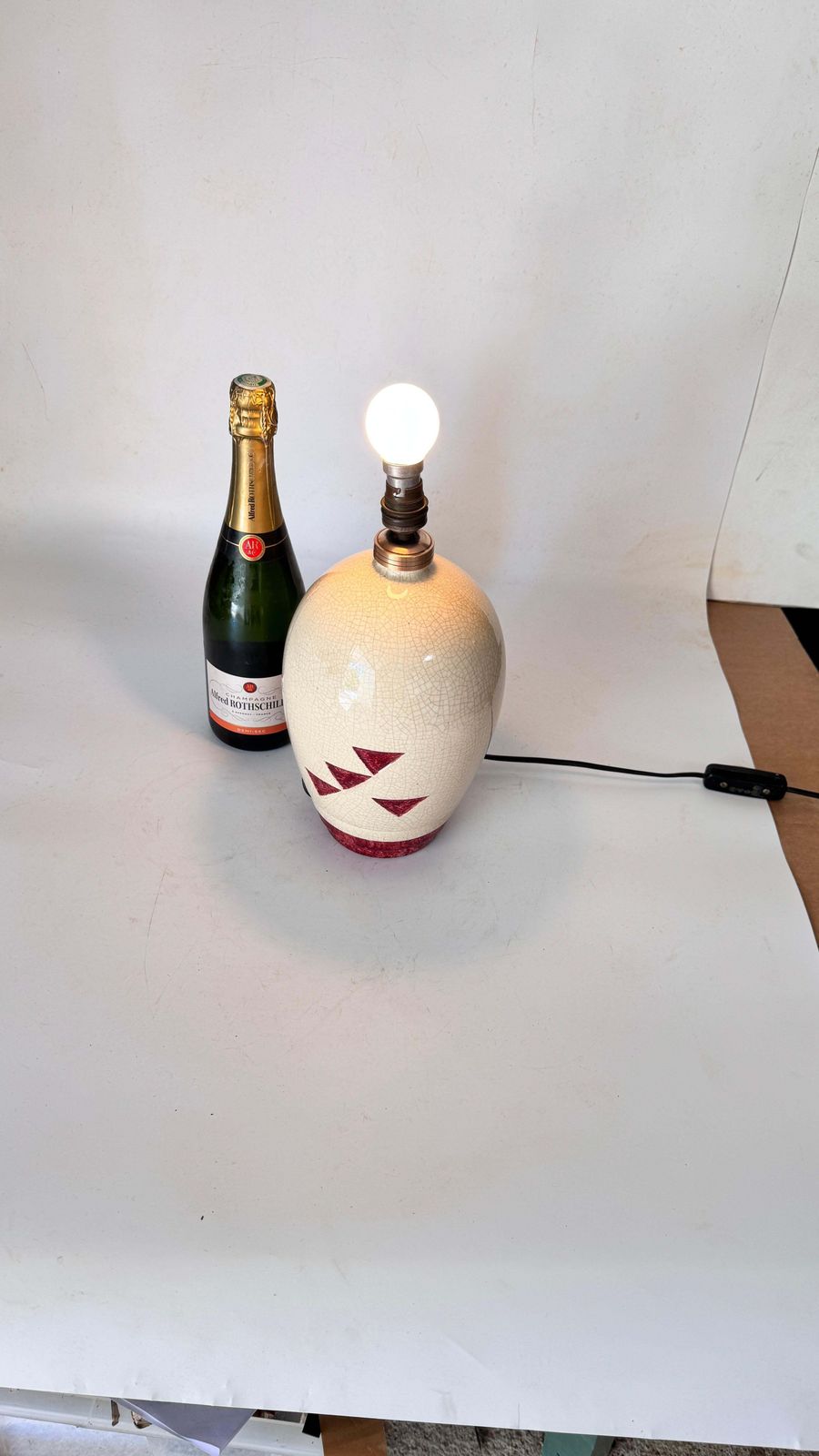 1930s French Art Deco Lamp In Crackled Ceramic And Brass  Geometric Red Motifs photo for sale