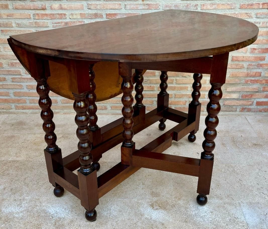 Table à manger ronde française à abattants, 1900 photo for sale