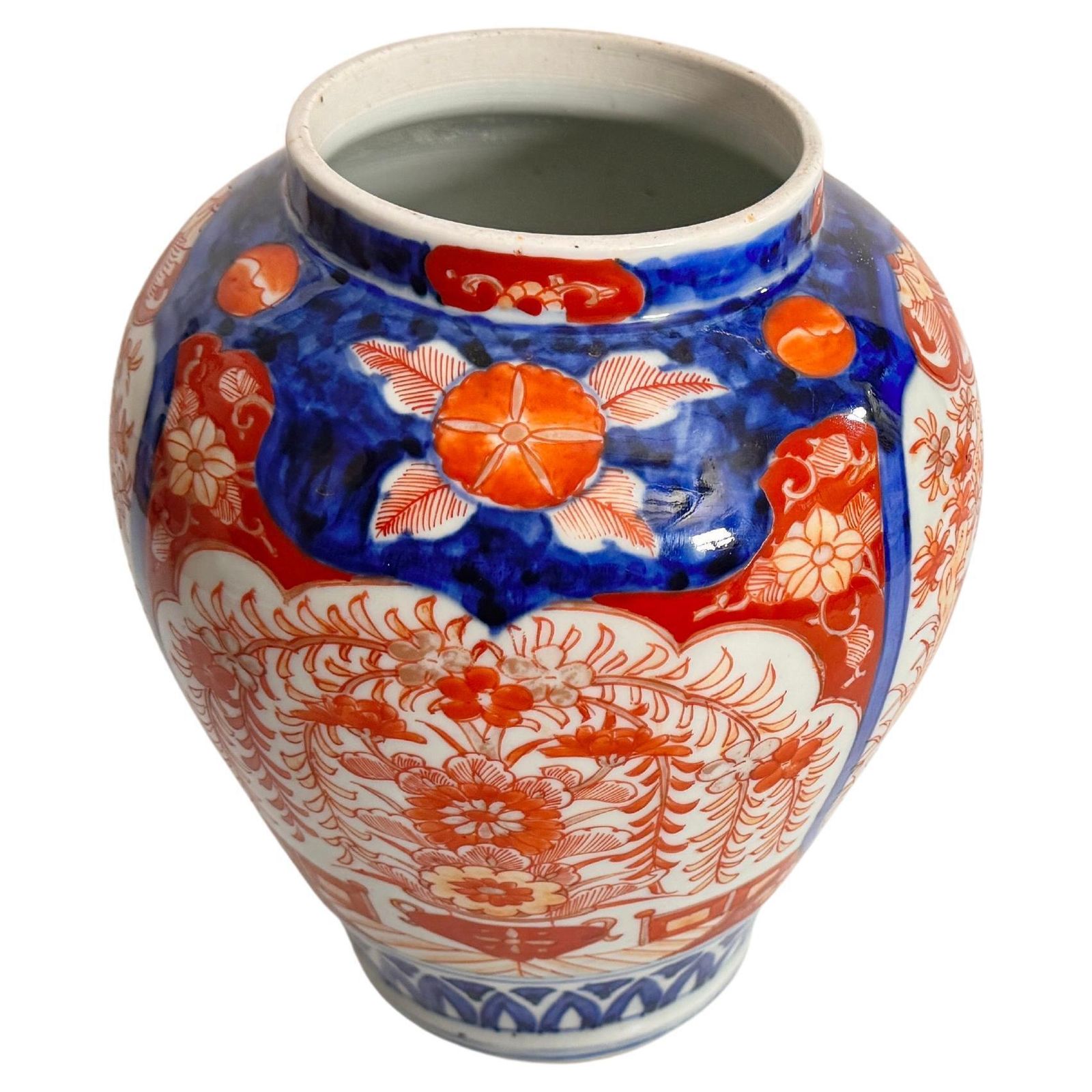Japanese 19th Century Scalloped Imari Porcelain Vase Mejii Period photo furniture