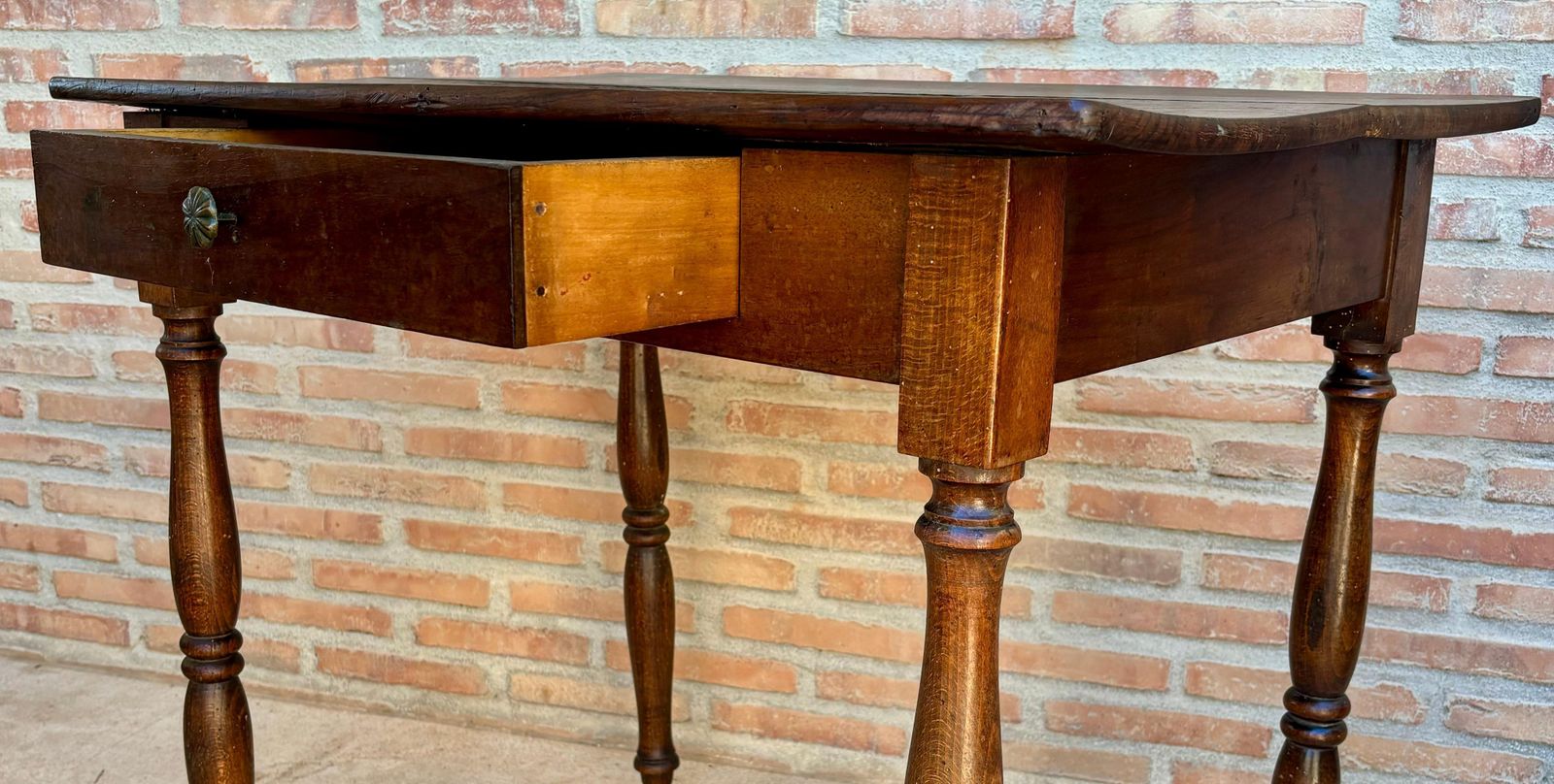 Table d'appoint ou table de travail française en chêne, début du XXe siècle, années 1920 photo vinterior