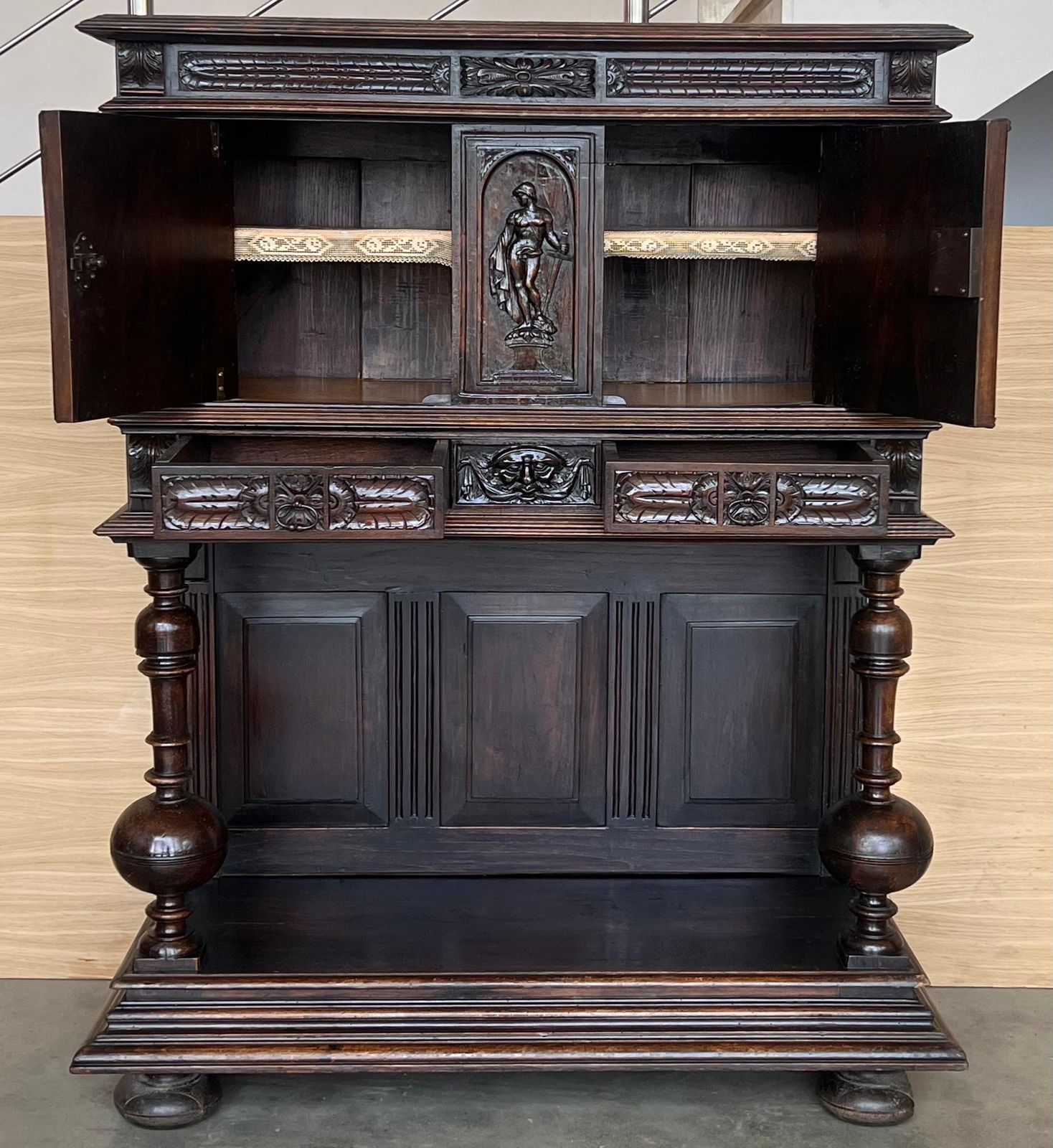 Cabinet Renaissance néerlandais sculpté à la main, XIXe siècle photo vintage
