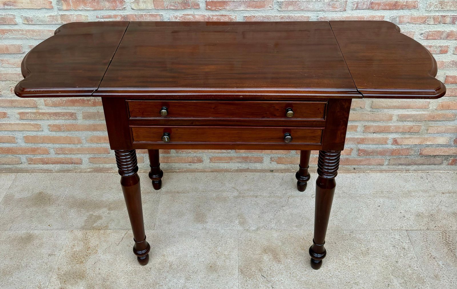 Table gigogne française en bois, avec abattants et deux tiroirs, années 1920 photo furniture