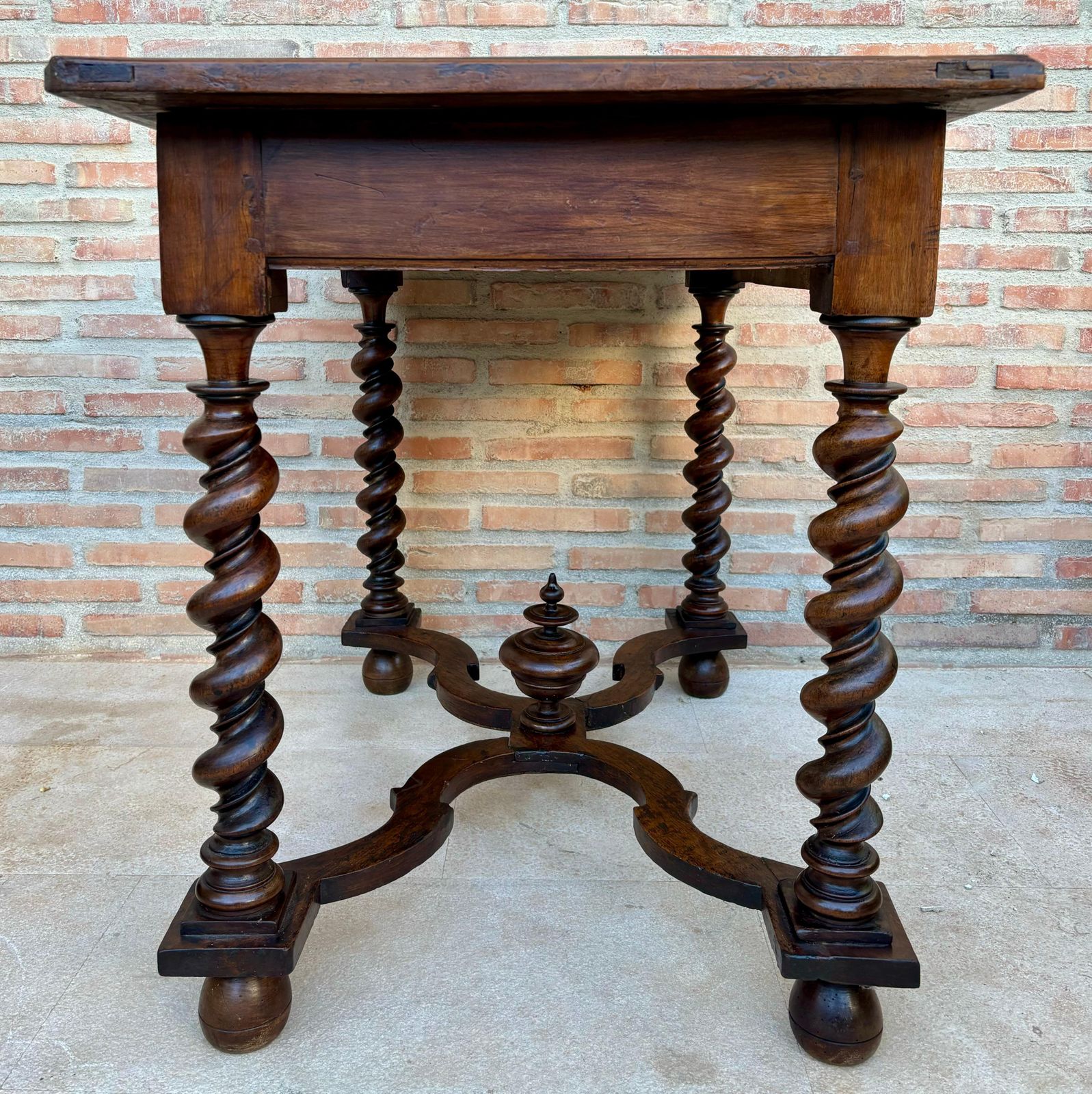 Mobilier Bureau d'époque en noyer français photo