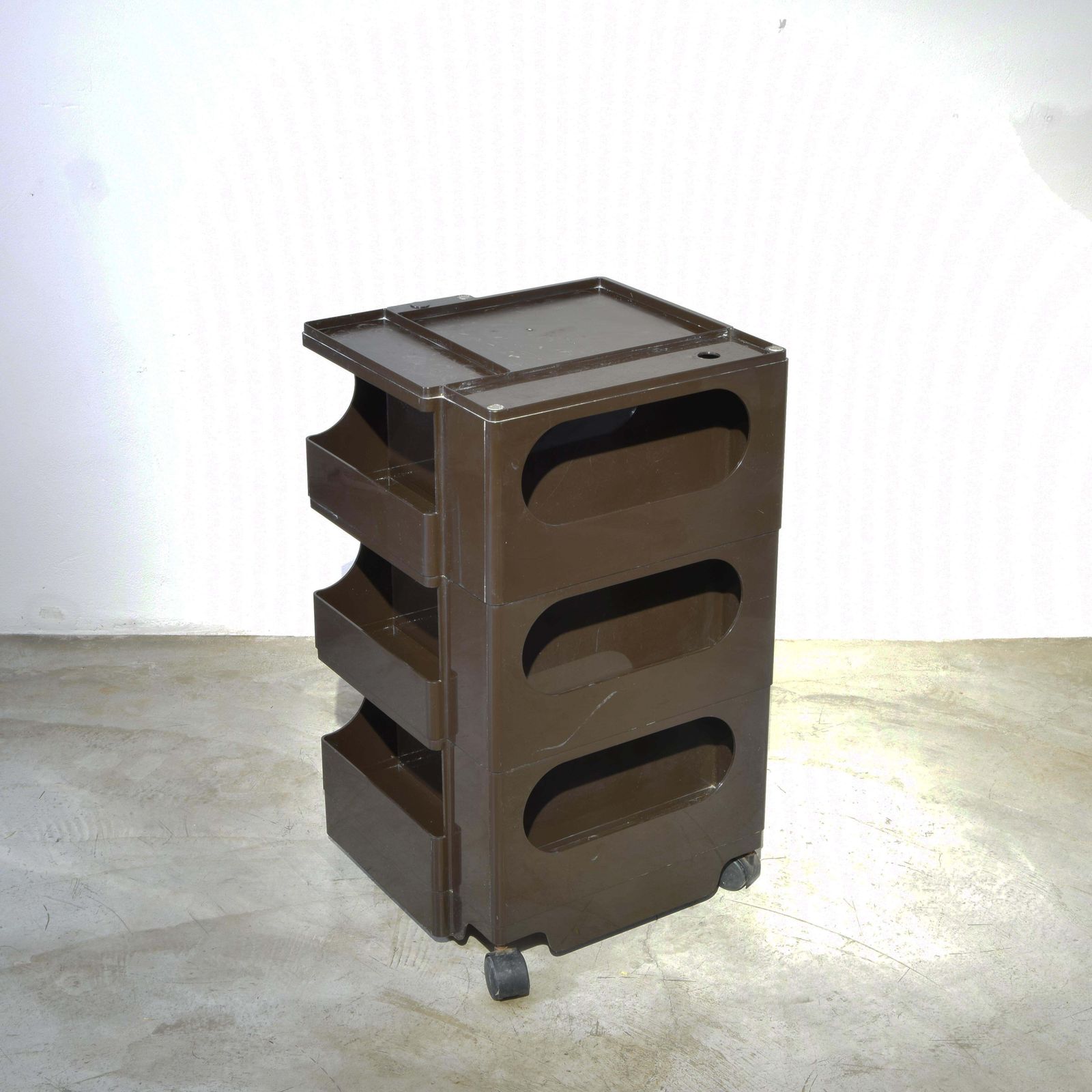 Joe Colombo Work Trolley Boby 1970s photo furniture